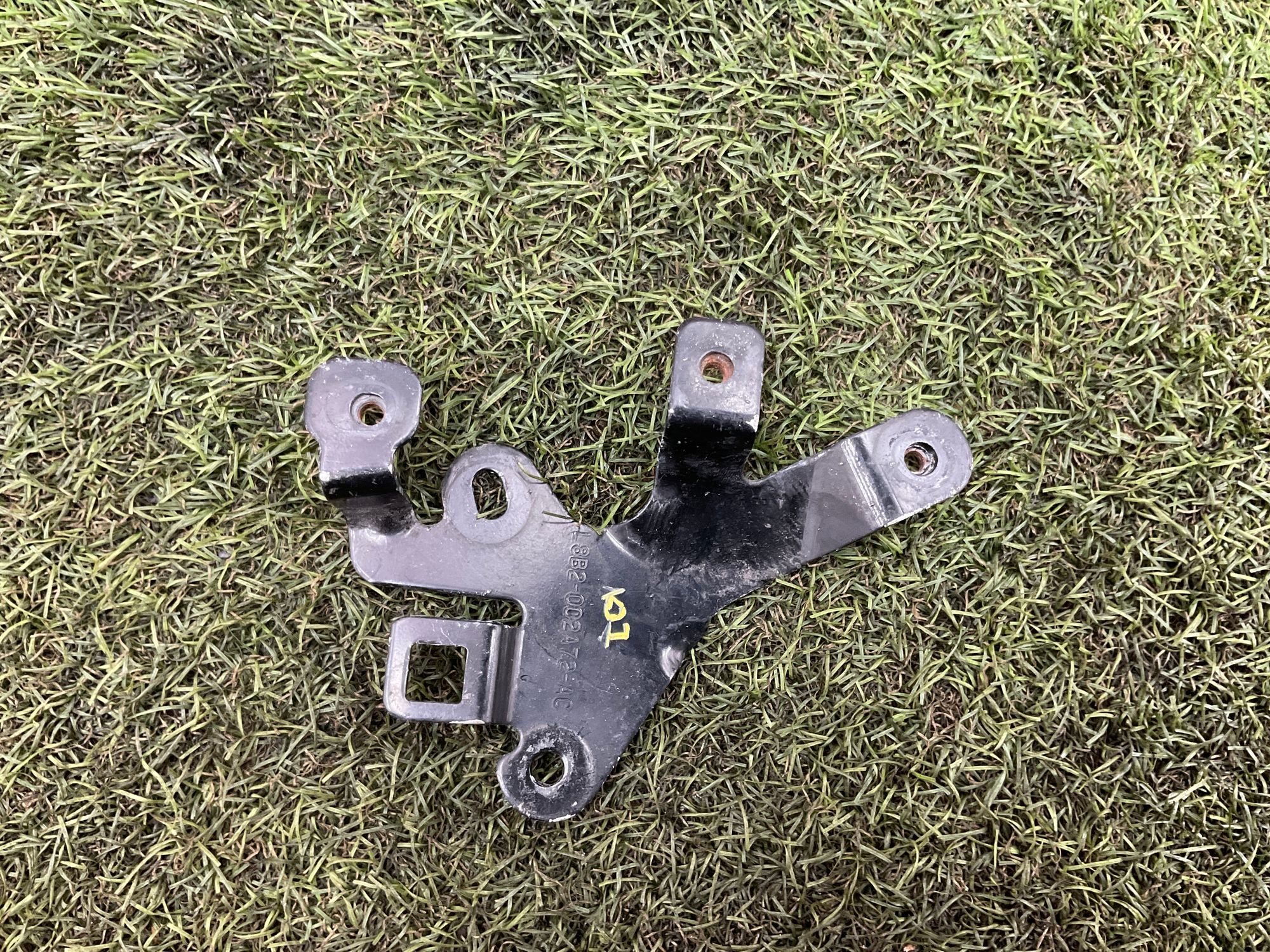 Крепление телевизора правое Land Rover Defender II L663 2022, 2000 рублей, Москва