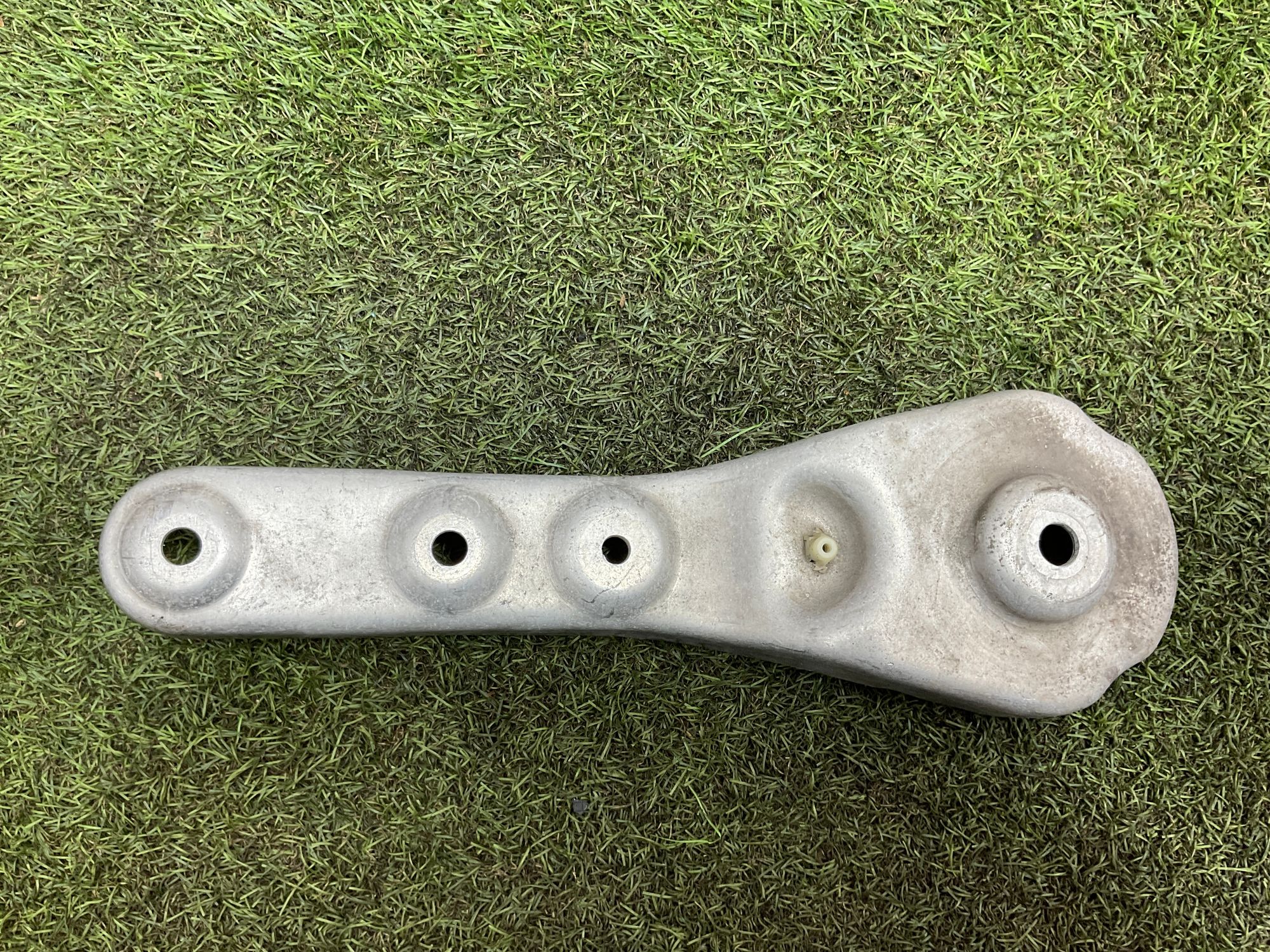 Тяга реактивная задняя BMW 5 серия, G30/G31 рестайлинг, 1000 рублей, Москва