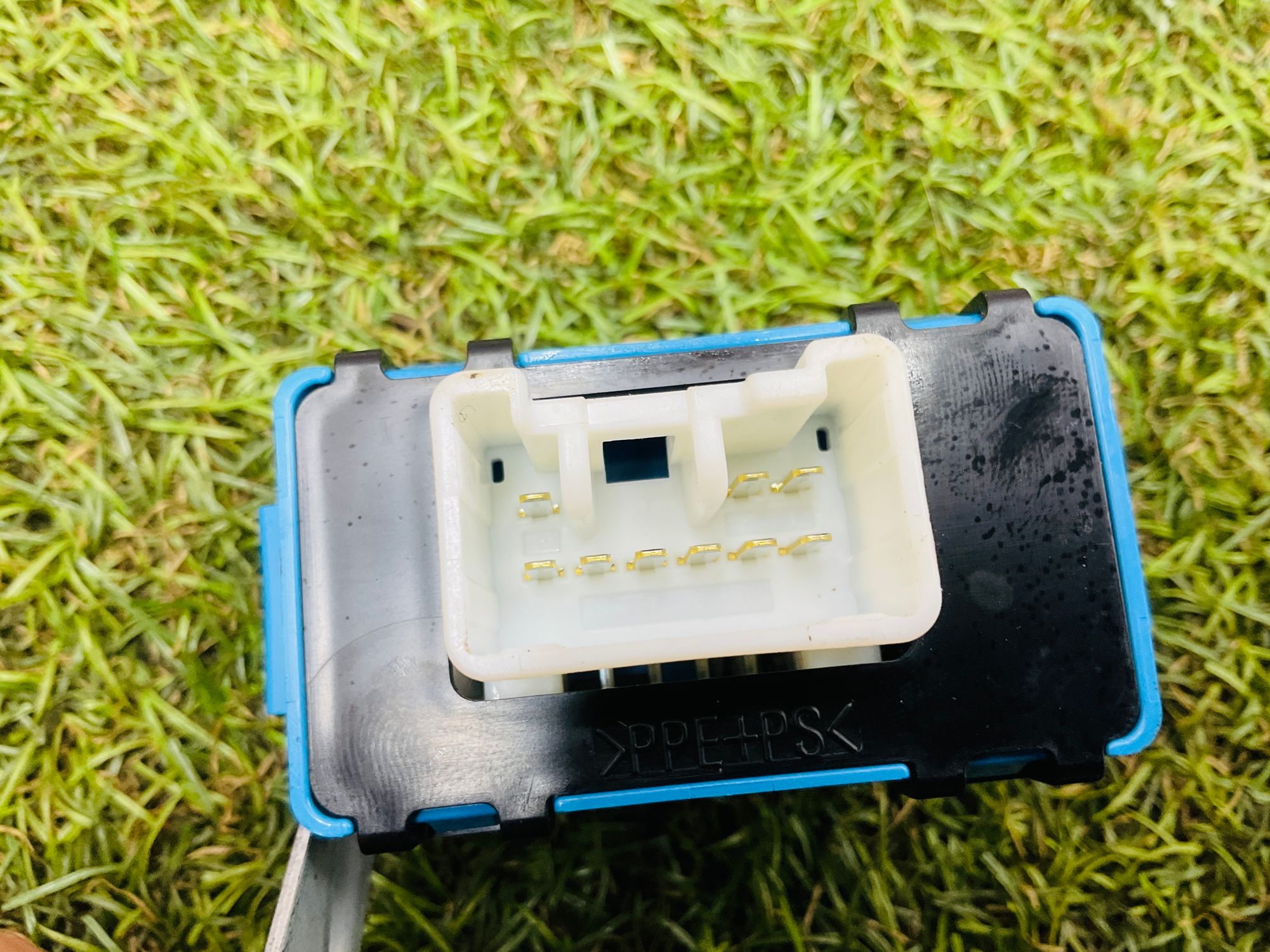 https://ycs.partsauto.market/partsauto-images/thmbs/userImages/h353NjtZg3VDP19b5HMt7LlpbQ93/part/ab548762-f67f-4de0-a193-7394d1885d03_1779722343866.jpg