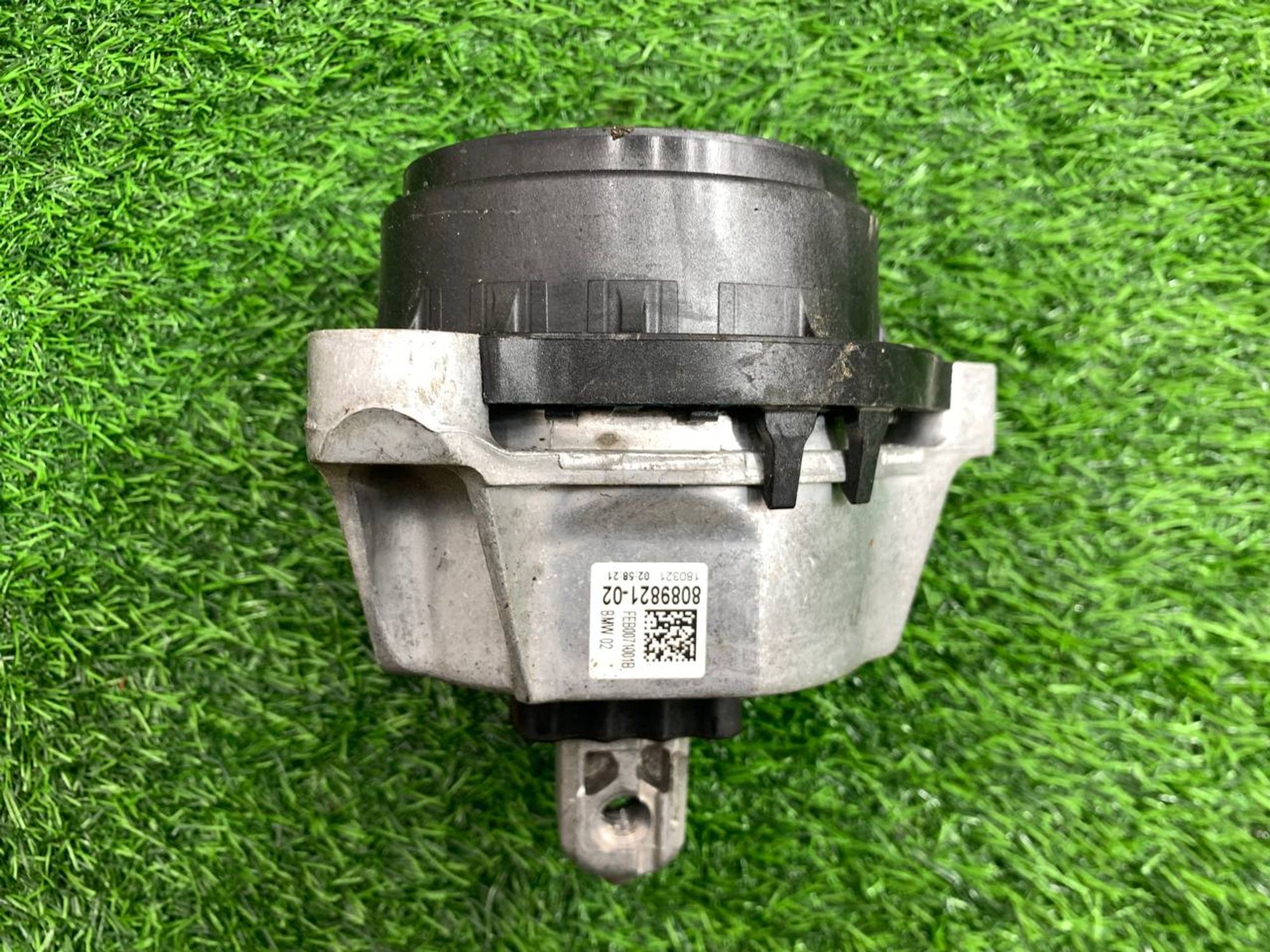 https://ycs.partsauto.market/partsauto-images/thmbs/userImages/h353NjtZg3VDP19b5HMt7LlpbQ93/part/ab8061df-a1d4-449a-834d-ff6f9b69ba98_1733227198808.jpg