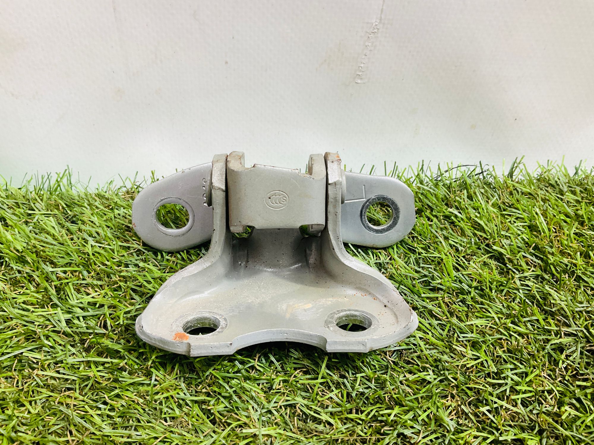 https://ycs.partsauto.market/partsauto-images/thmbs/userImages/h353NjtZg3VDP19b5HMt7LlpbQ93/part/abeea9ba-3a4d-4ce7-90b2-9c0bc254573d_1779808079158.jpg