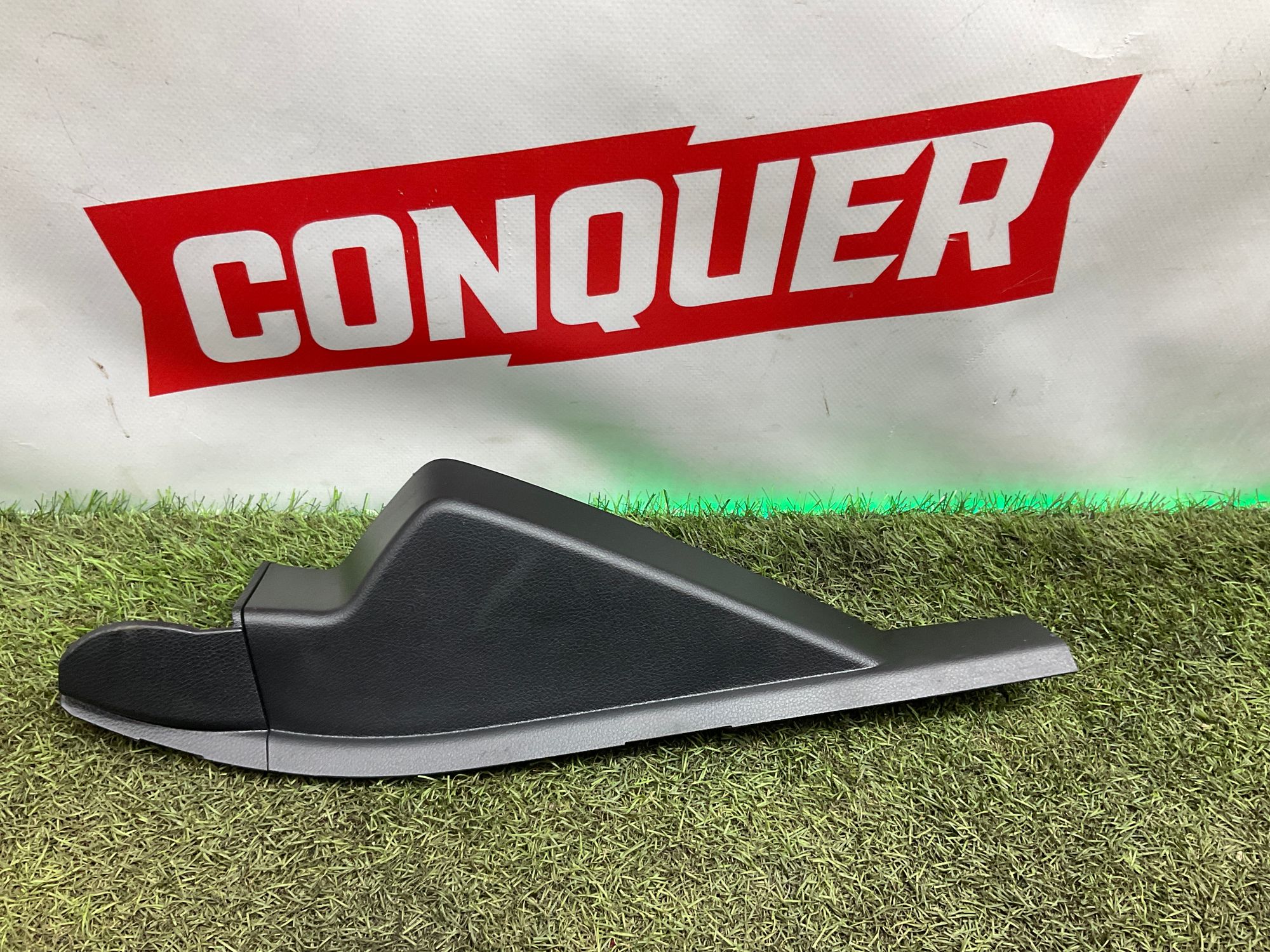 Накладка торпедо левая Toyota Land Cruiser 300 (2021—2023) 2024, 2500 рублей, Москва