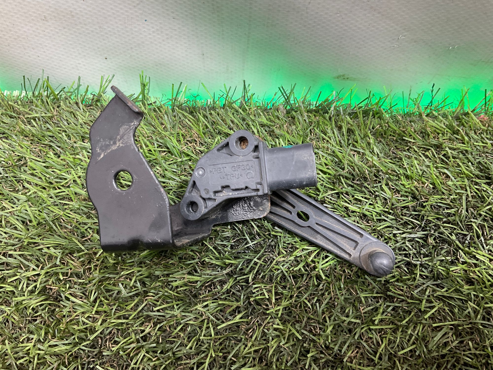 Датчик дорожного просвета Land Rover Defender II L663 2022, 2000 рублей, Москва