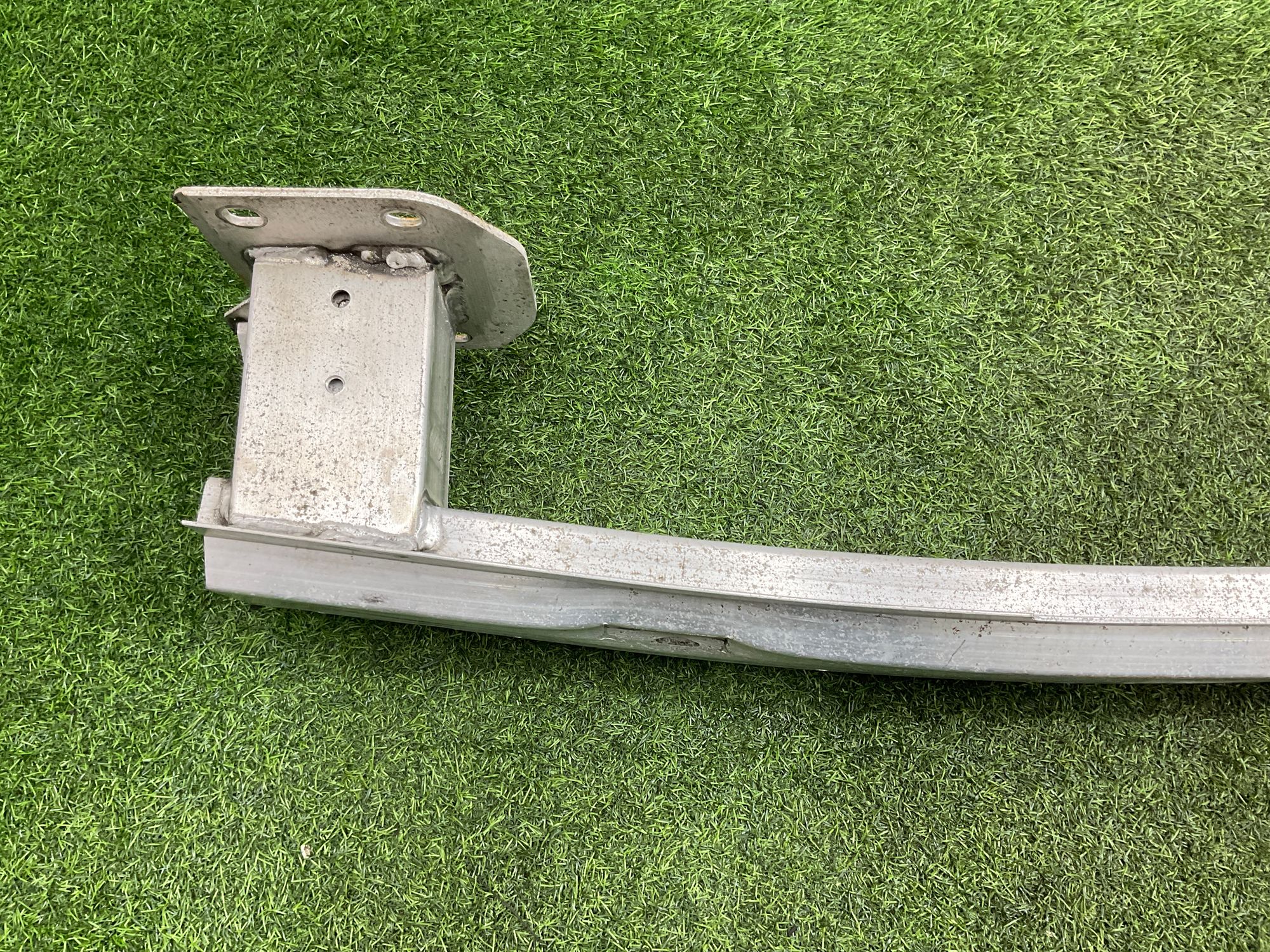 https://ycs.partsauto.market/partsauto-images/thmbs/userImages/h353NjtZg3VDP19b5HMt7LlpbQ93/part/ac8abcb9-ff86-4d91-b91e-8a1085292658_1743772638556.jpg