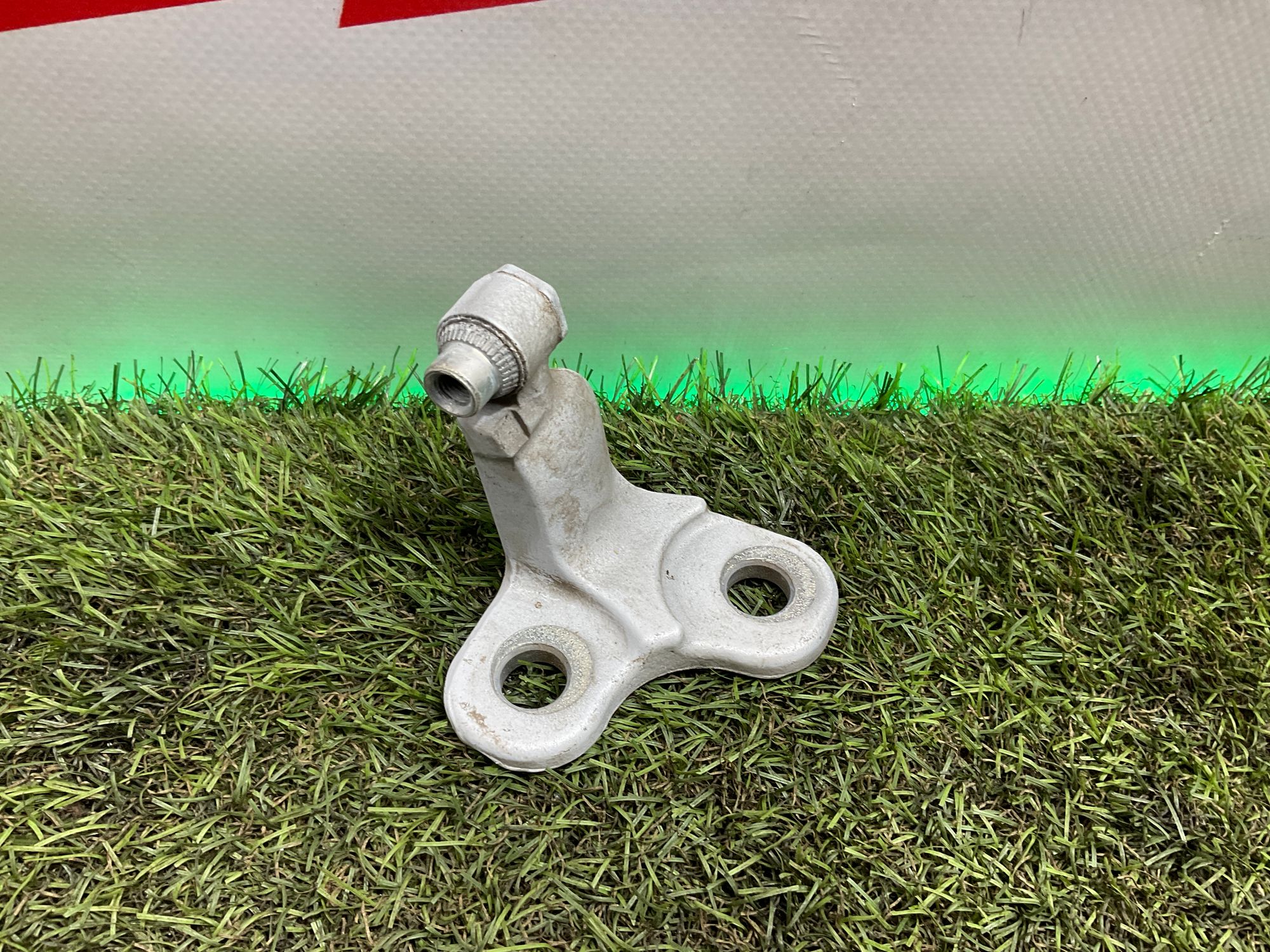 Петля двери левой задней Land Rover Defender II L663 2022, 3000 рублей, Москва