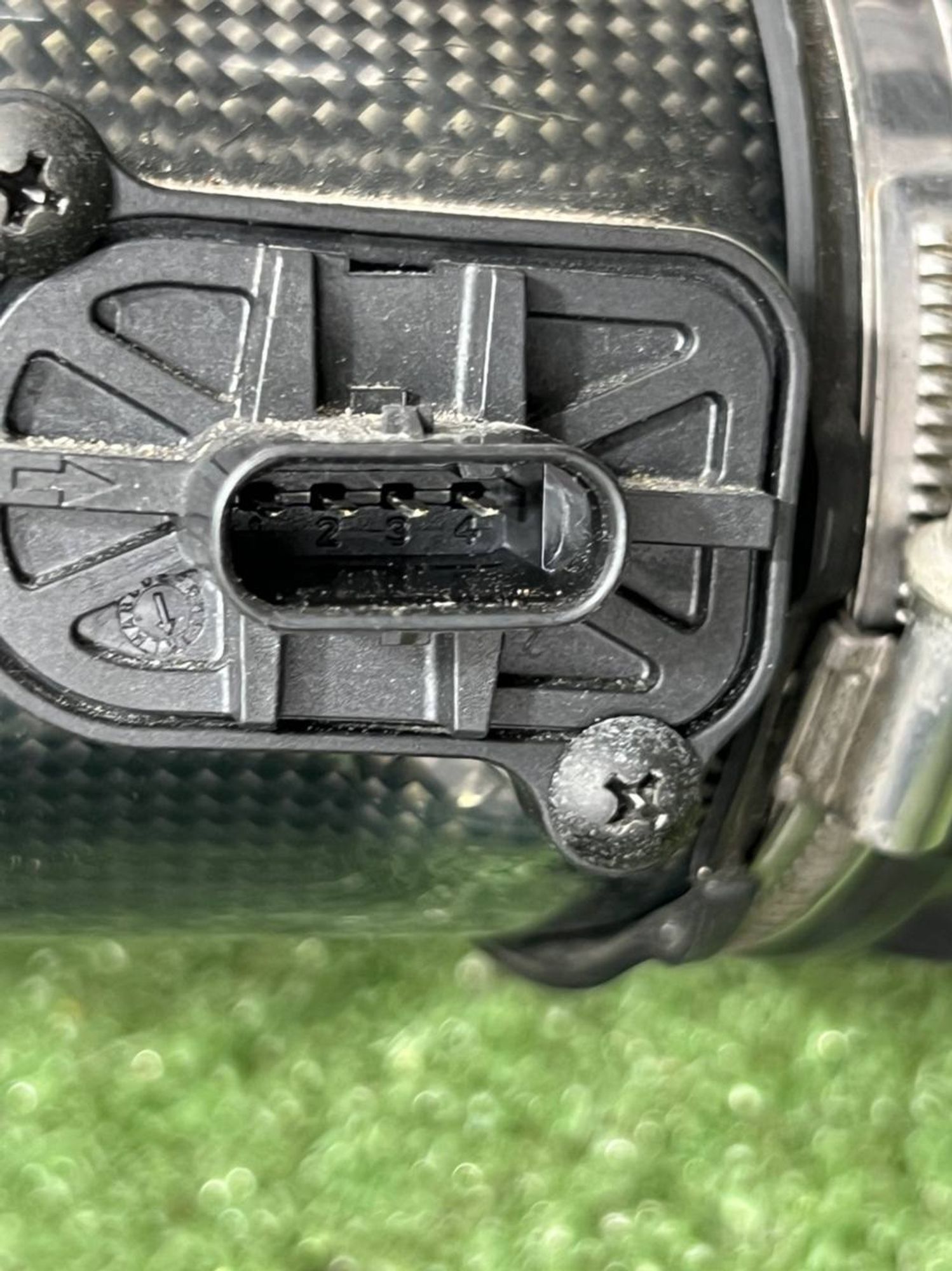 https://ycs.partsauto.market/partsauto-images/thmbs/userImages/h353NjtZg3VDP19b5HMt7LlpbQ93/part/adecbca9-aa9d-4edf-ab88-714d2f59f02d_1729755987556.jpg