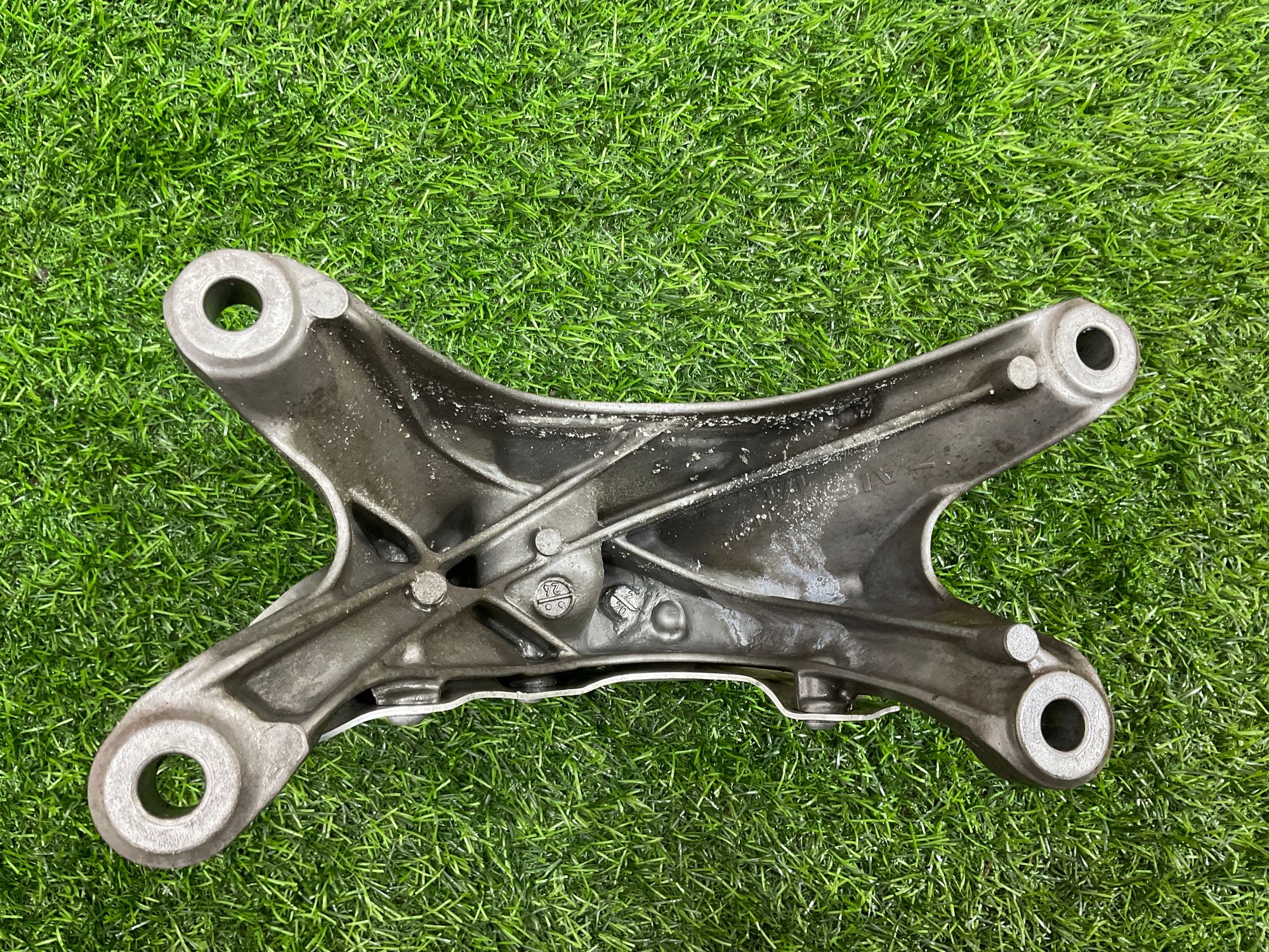 https://ycs.partsauto.market/partsauto-images/thmbs/userImages/h353NjtZg3VDP19b5HMt7LlpbQ93/part/ae47d62c-c707-4b3d-a04e-4a0dc58d7bd4_1741596630425.jpg