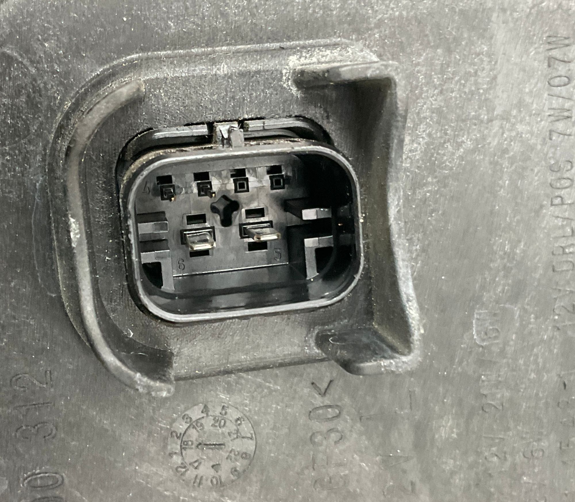 https://ycs.partsauto.market/partsauto-images/thmbs/userImages/h353NjtZg3VDP19b5HMt7LlpbQ93/part/ae7fa7ae-d037-4ca6-b745-ee8c94697521_1745997831081.jpg