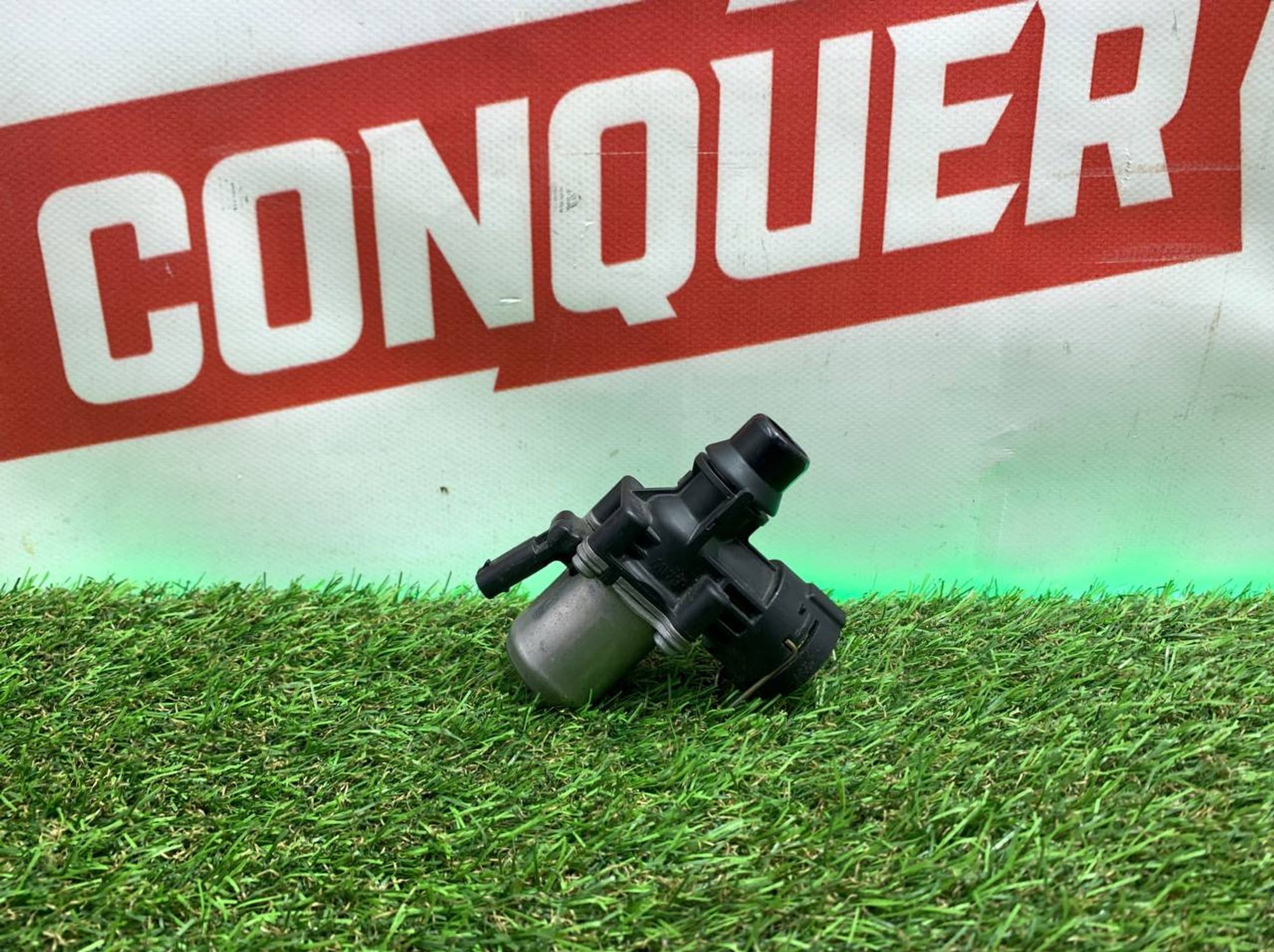 https://ycs.partsauto.market/partsauto-images/thmbs/userImages/h353NjtZg3VDP19b5HMt7LlpbQ93/part/aeb02161-b20f-488c-935c-3806ff7ec577_1708689575155.jpg