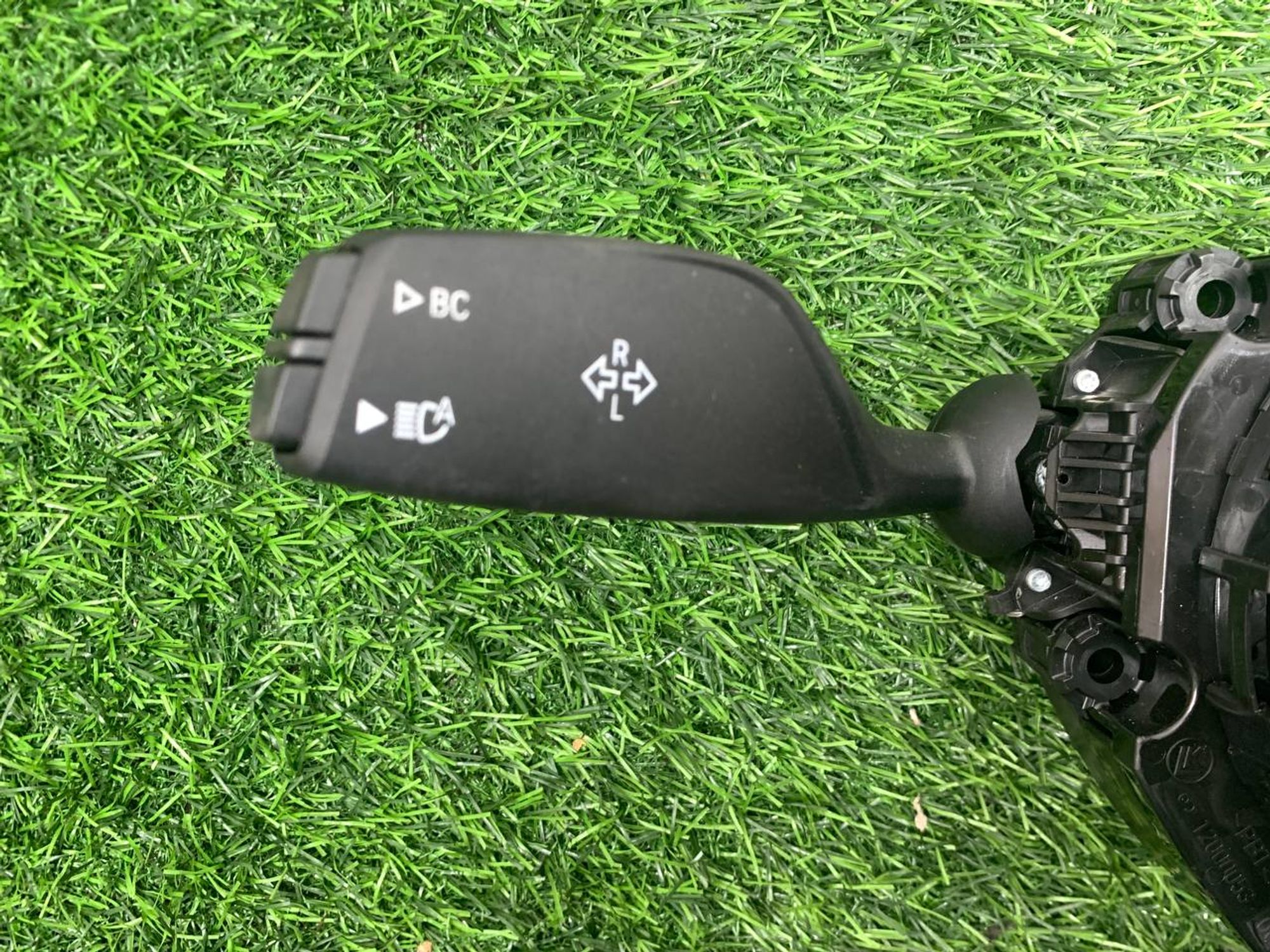 https://ycs.partsauto.market/partsauto-images/thmbs/userImages/h353NjtZg3VDP19b5HMt7LlpbQ93/part/aee8218e-0f16-4730-b69d-87af59568eb5_1733408794092.jpg