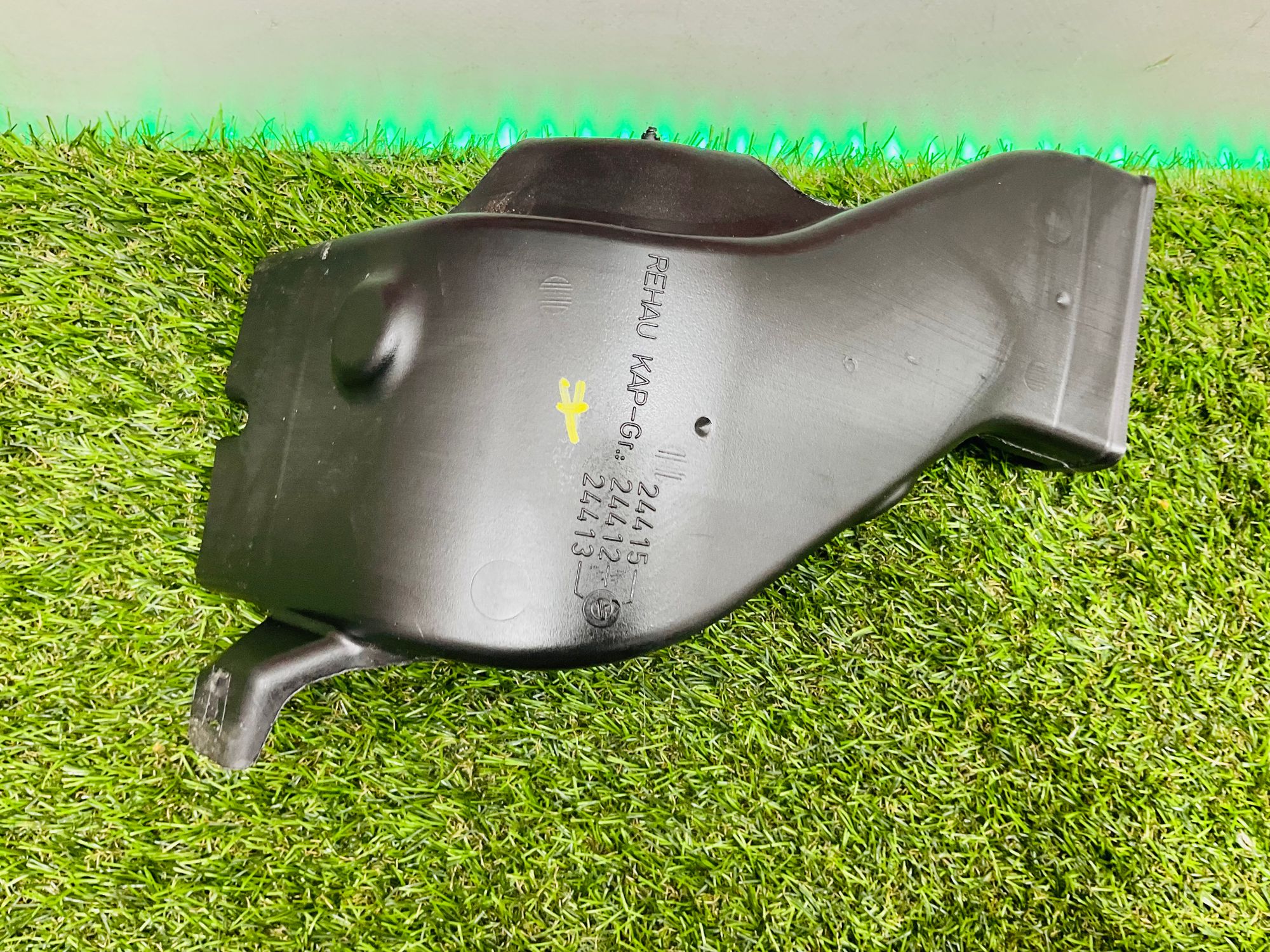 https://ycs.partsauto.market/partsauto-images/thmbs/userImages/h353NjtZg3VDP19b5HMt7LlpbQ93/part/afa09ae6-fdad-4610-898a-81de53130414_1785936056232.jpg