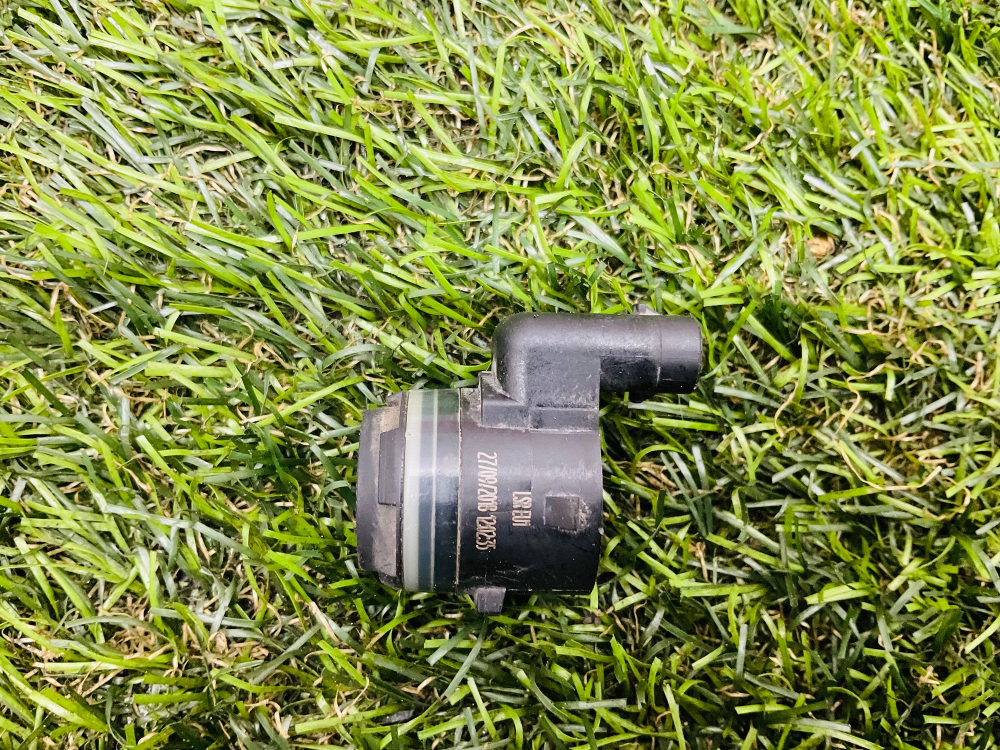 https://ycs.partsauto.market/partsauto-images/thmbs/userImages/h353NjtZg3VDP19b5HMt7LlpbQ93/part/afc1137b-6556-4162-984b-687675c992e1_1787323488888.jpg