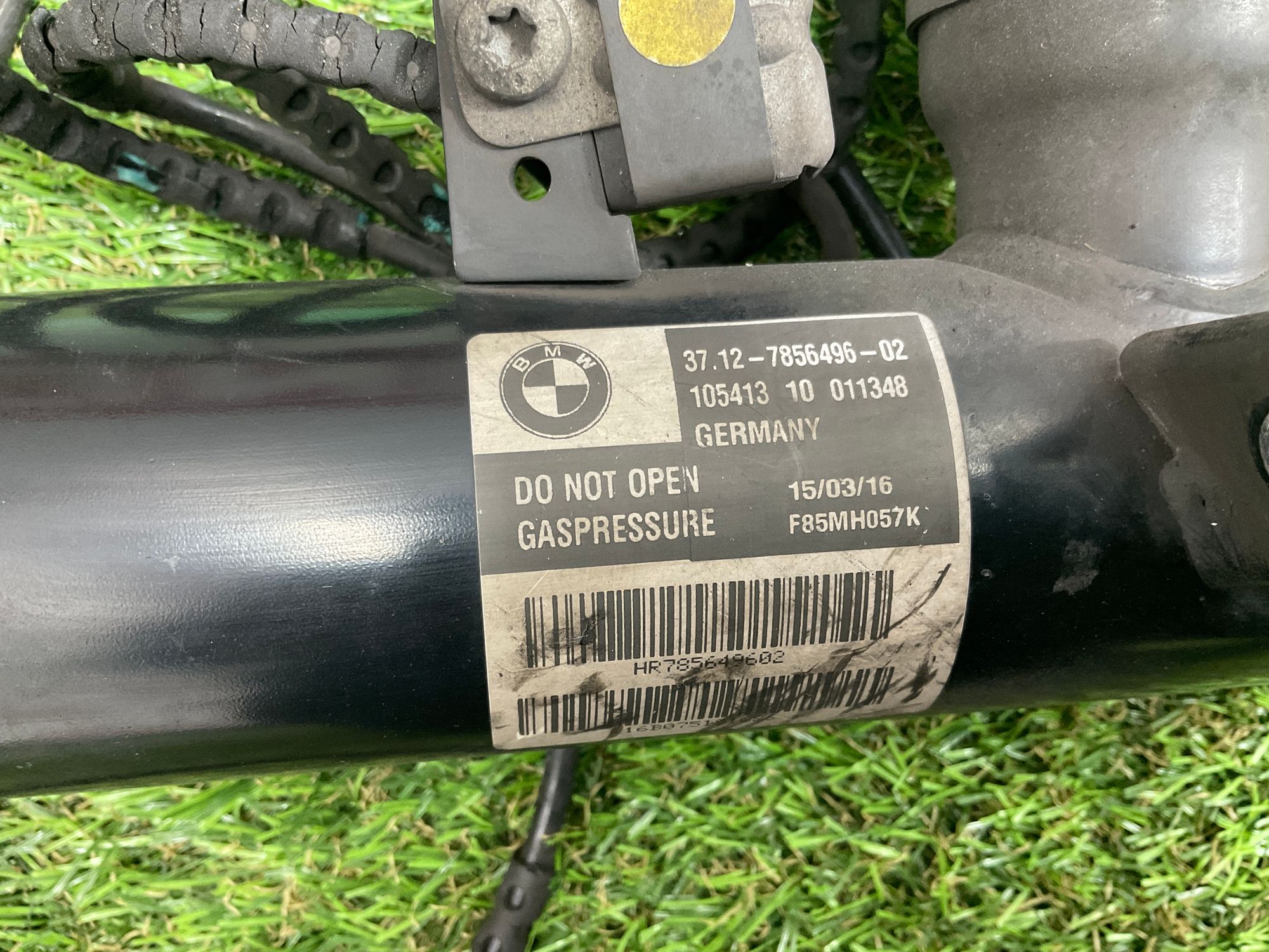 https://ycs.partsauto.market/partsauto-images/thmbs/userImages/h353NjtZg3VDP19b5HMt7LlpbQ93/part/b01df4e3-58c5-4a8e-b266-11e7b91c00d1_1746710471936.jpg