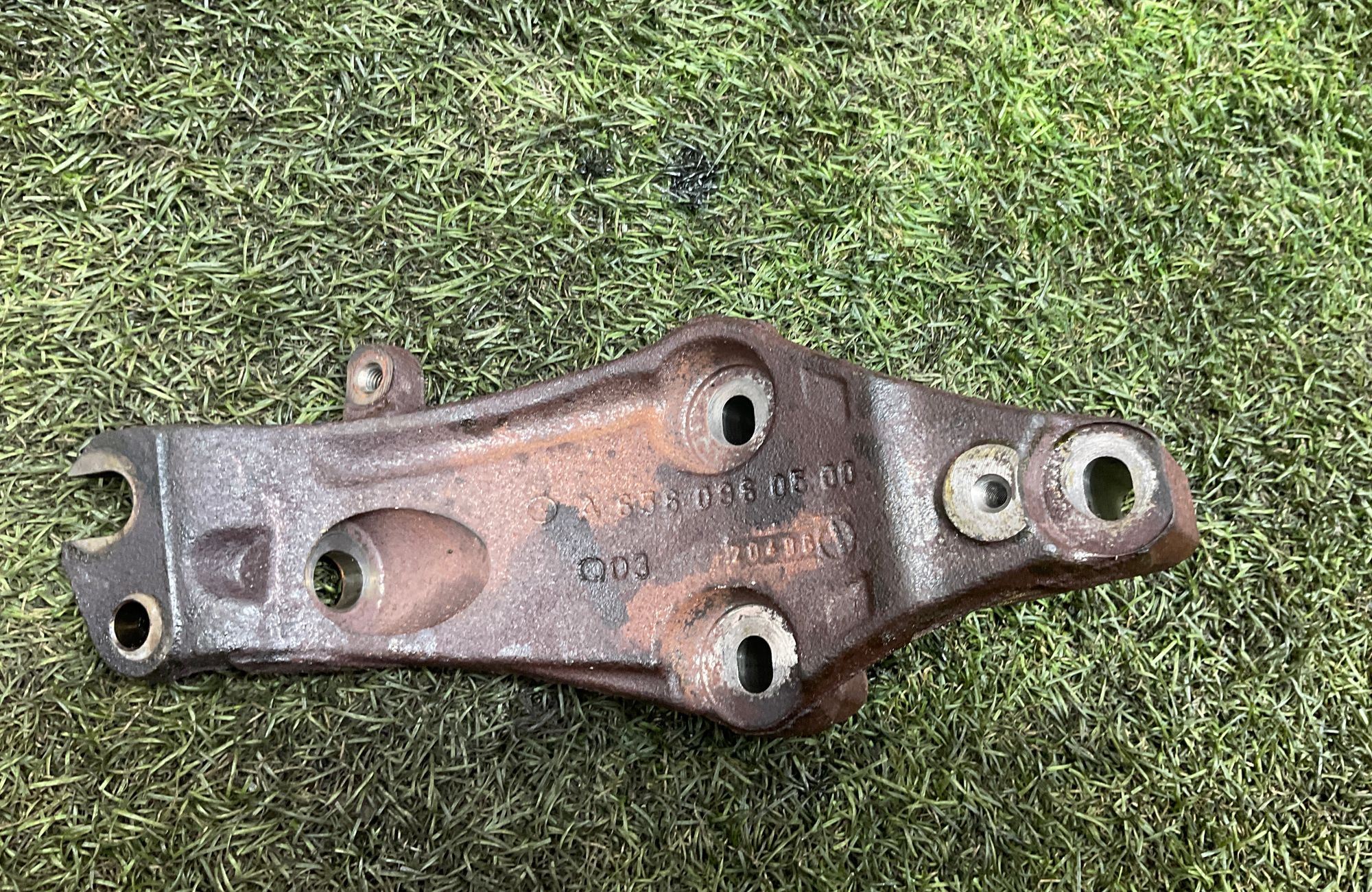 Кронштейн турбины 654920 Mercedes-Benz E-Класс, W213/S213/C238/A238 (2016—2023), 1000 рублей, Москва