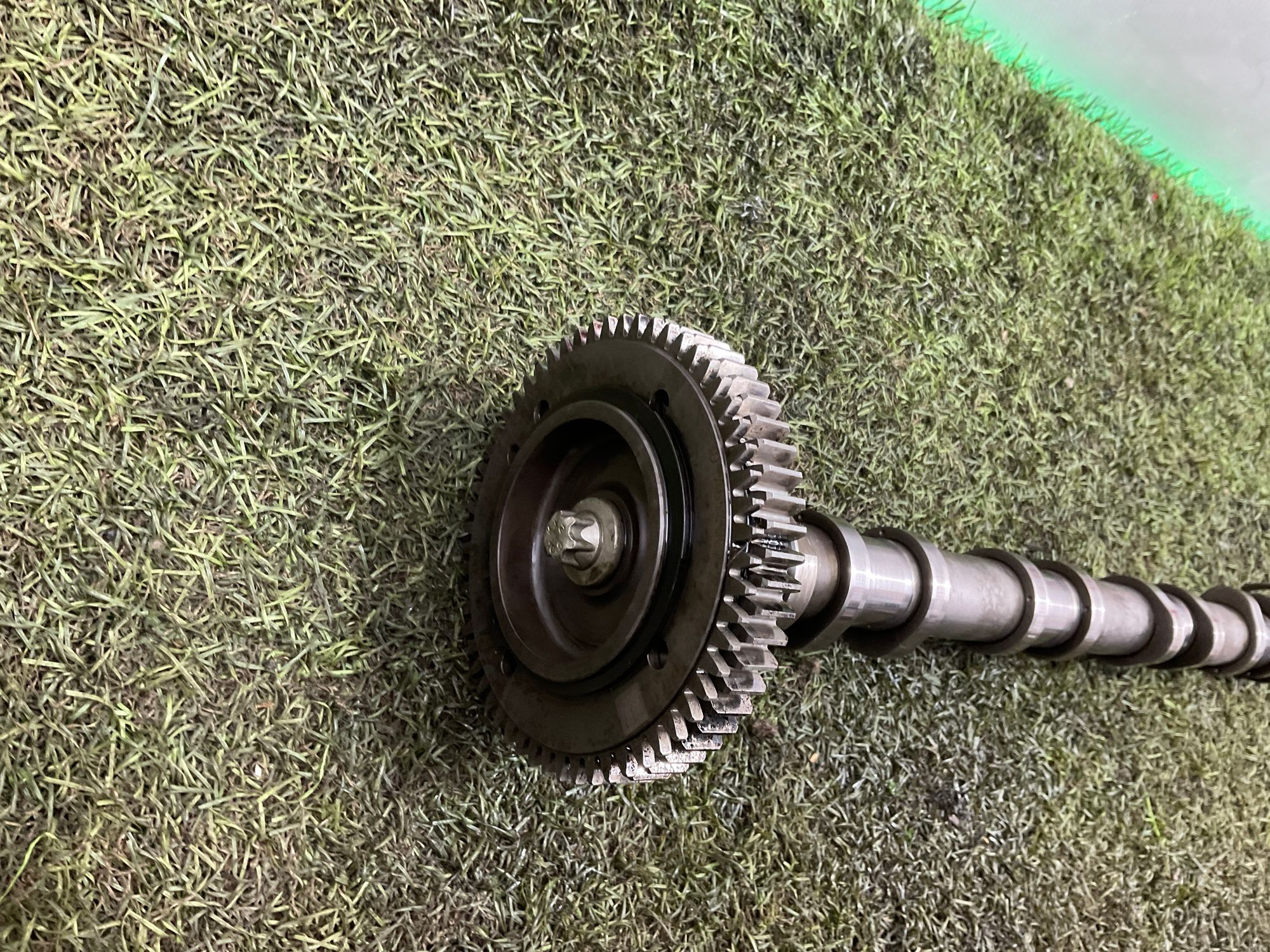 Распредвал выпускной 654920 Mercedes-Benz C-Класс W205/S205/C205/A205 рестайлинг (2018—2021) 2021, 30000 рублей, Москва