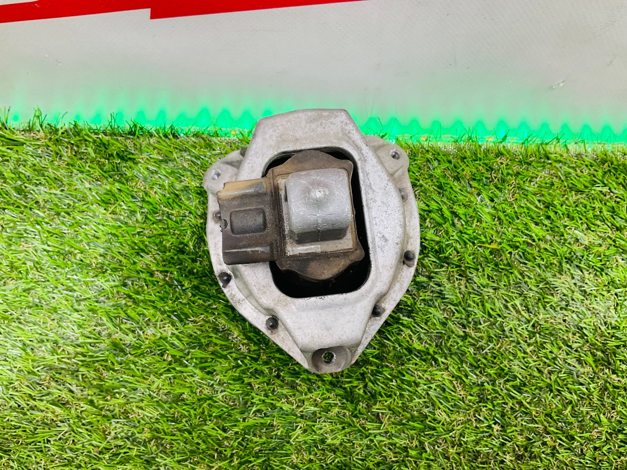 https://ycs.partsauto.market/partsauto-images/thmbs/userImages/h353NjtZg3VDP19b5HMt7LlpbQ93/part/b1412444-caf6-4b80-8cf6-fe0f7b79825e_1781598336308.jpg