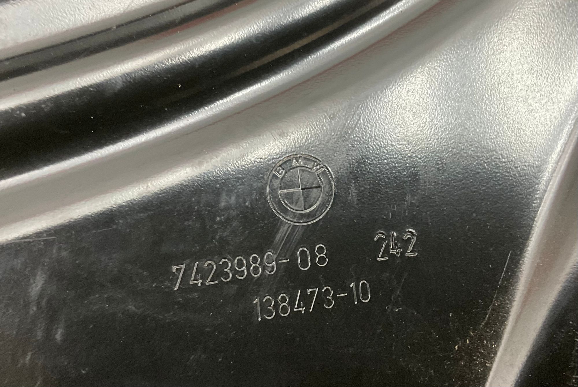 Распорная планка телевизора BMW 3 серия, G20/G21 2018, 1500 рублей, Москва