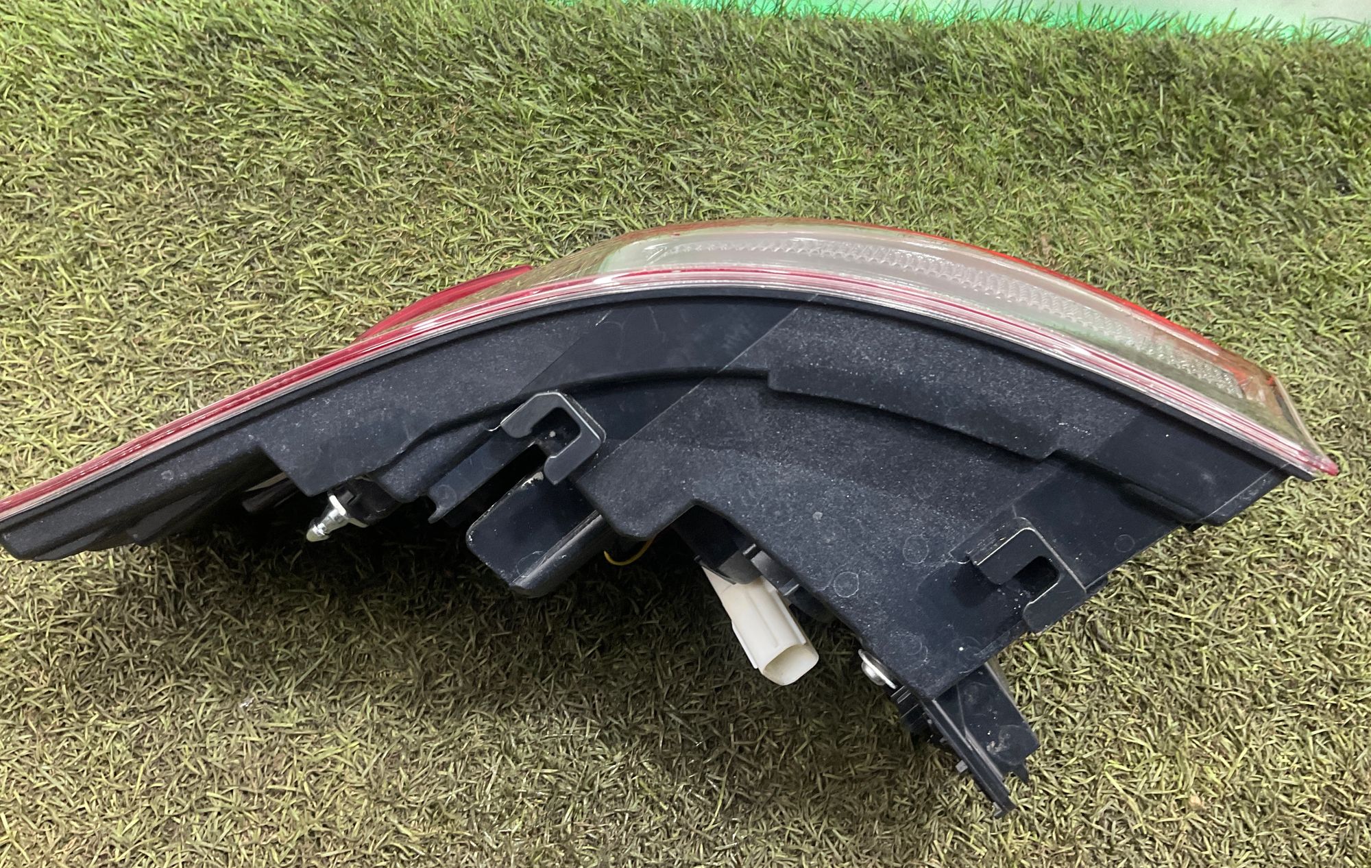 Фонарь задний левый Toyota Land Cruiser 300 (2021—2023) 2024, 30000 рублей, Москва