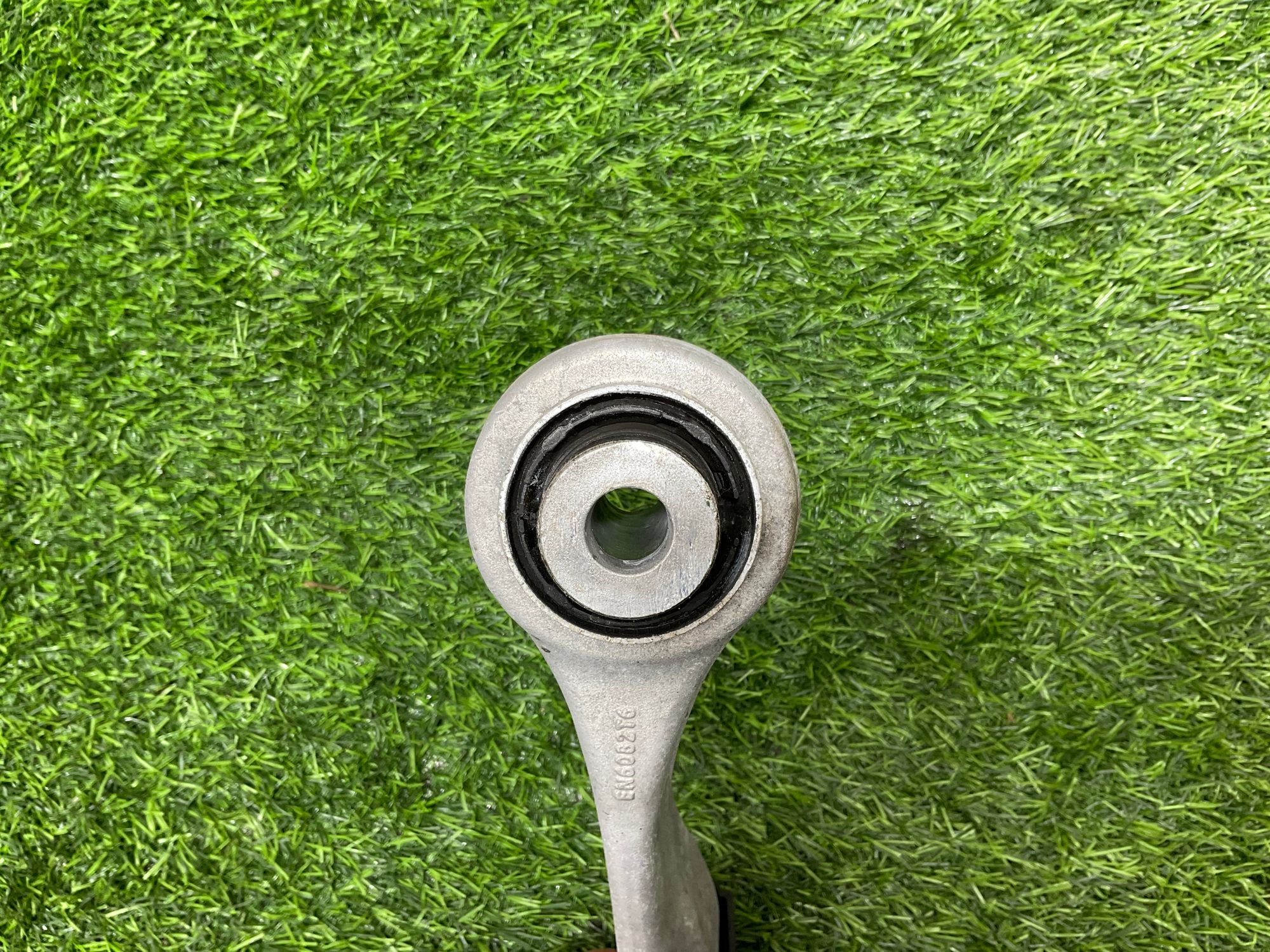 https://ycs.partsauto.market/partsauto-images/thmbs/userImages/h353NjtZg3VDP19b5HMt7LlpbQ93/part/b1971dfb-ee24-4c9d-be84-800d86b52bc2_1733753665000.jpg
