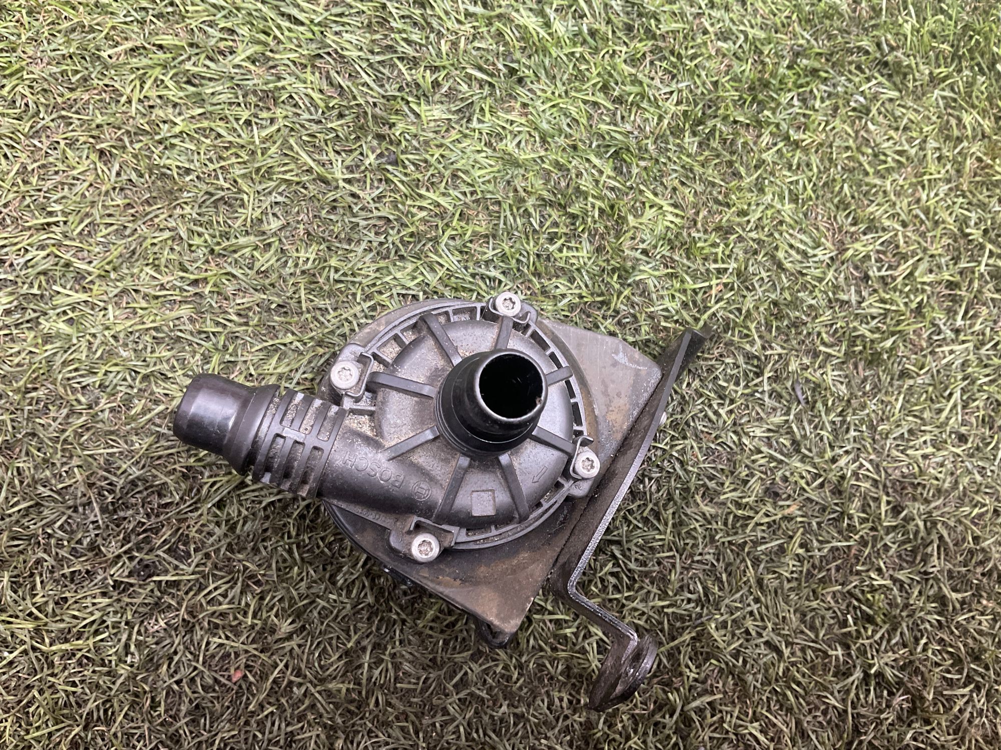 Насос водяной дополнительный BMW M5, F90 рестайлинг 2024, 12000 рублей, Москва