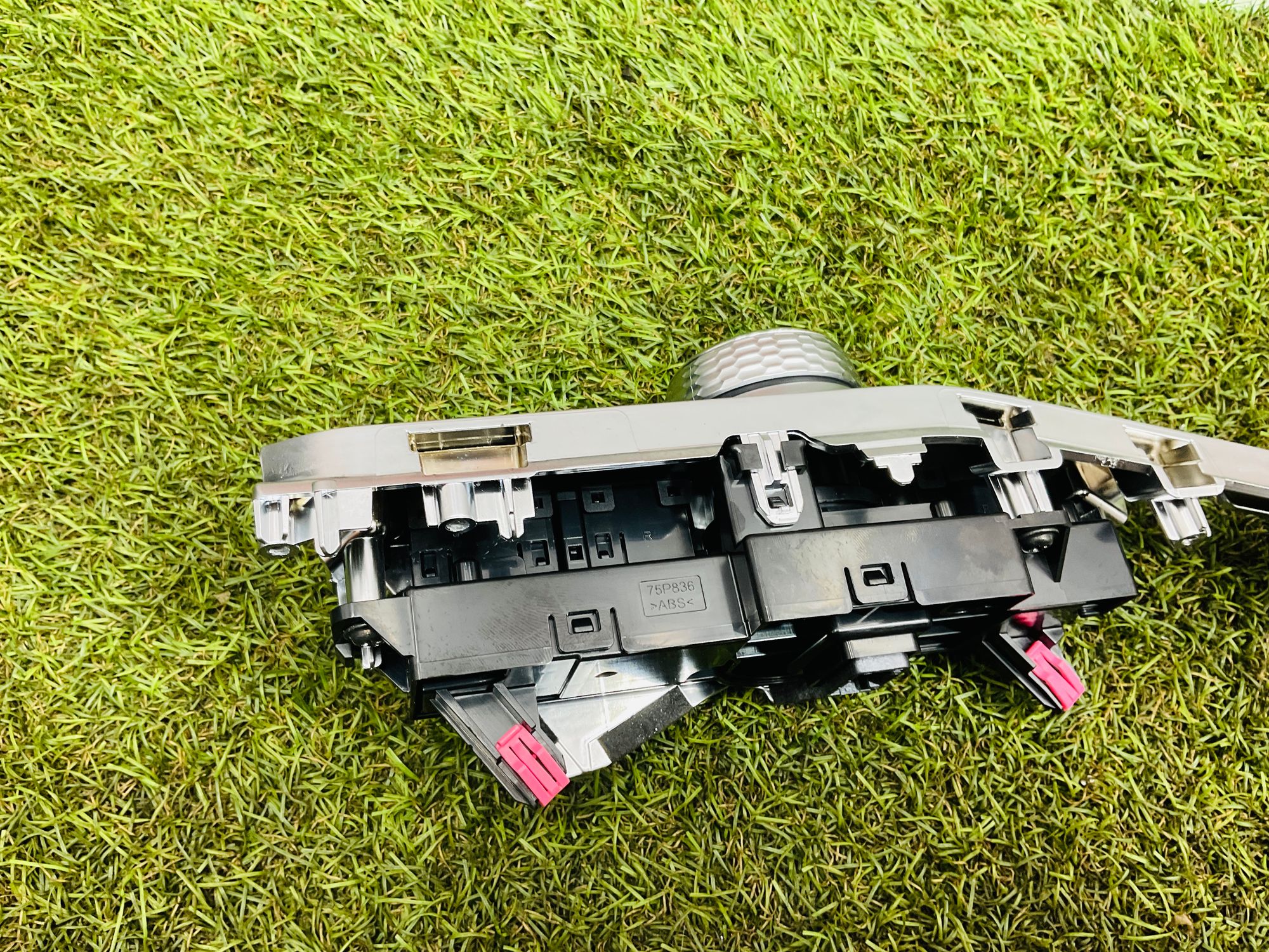 https://ycs.partsauto.market/partsauto-images/thmbs/userImages/h353NjtZg3VDP19b5HMt7LlpbQ93/part/b1c9dd79-530b-4393-9977-9dd22f591543_1780055589652.jpg