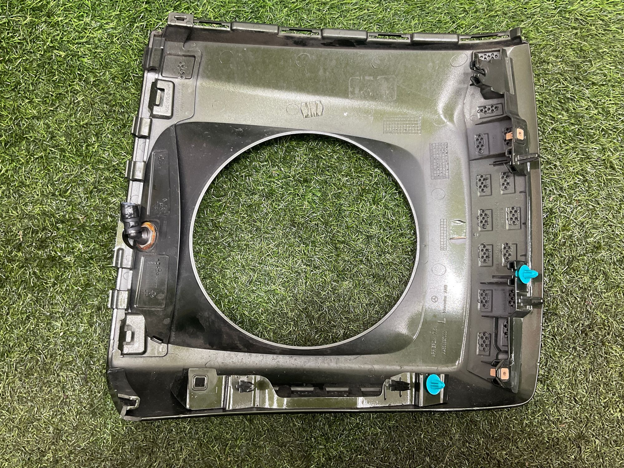 https://ycs.partsauto.market/partsauto-images/thmbs/userImages/h353NjtZg3VDP19b5HMt7LlpbQ93/part/b2141a67-2303-44a5-bf25-5bff63bcee97_1741873632107.jpg