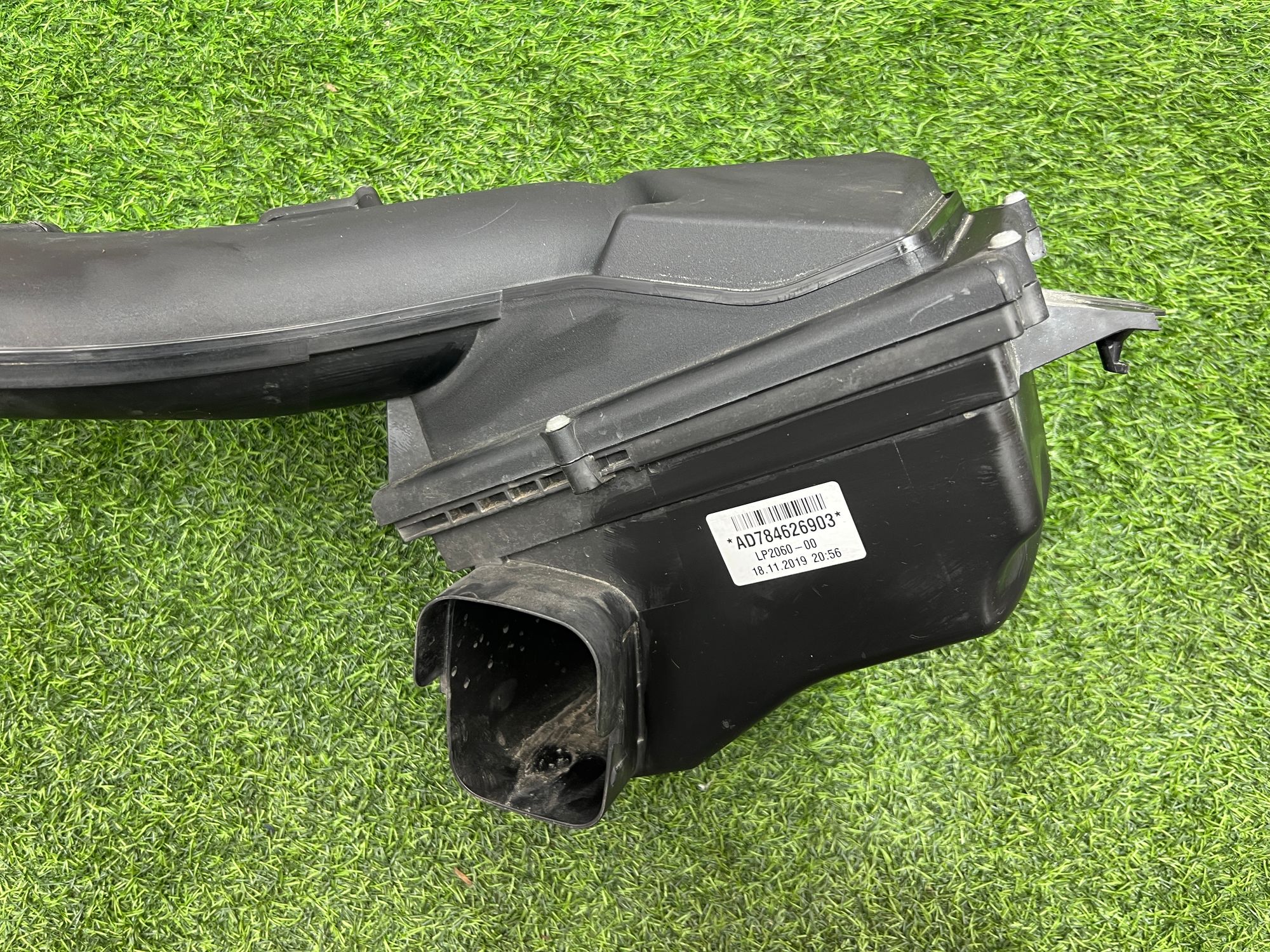 https://ycs.partsauto.market/partsauto-images/thmbs/userImages/h353NjtZg3VDP19b5HMt7LlpbQ93/part/b264e6eb-fef5-473e-8852-4956fdf95fa2_1736150864400.jpg