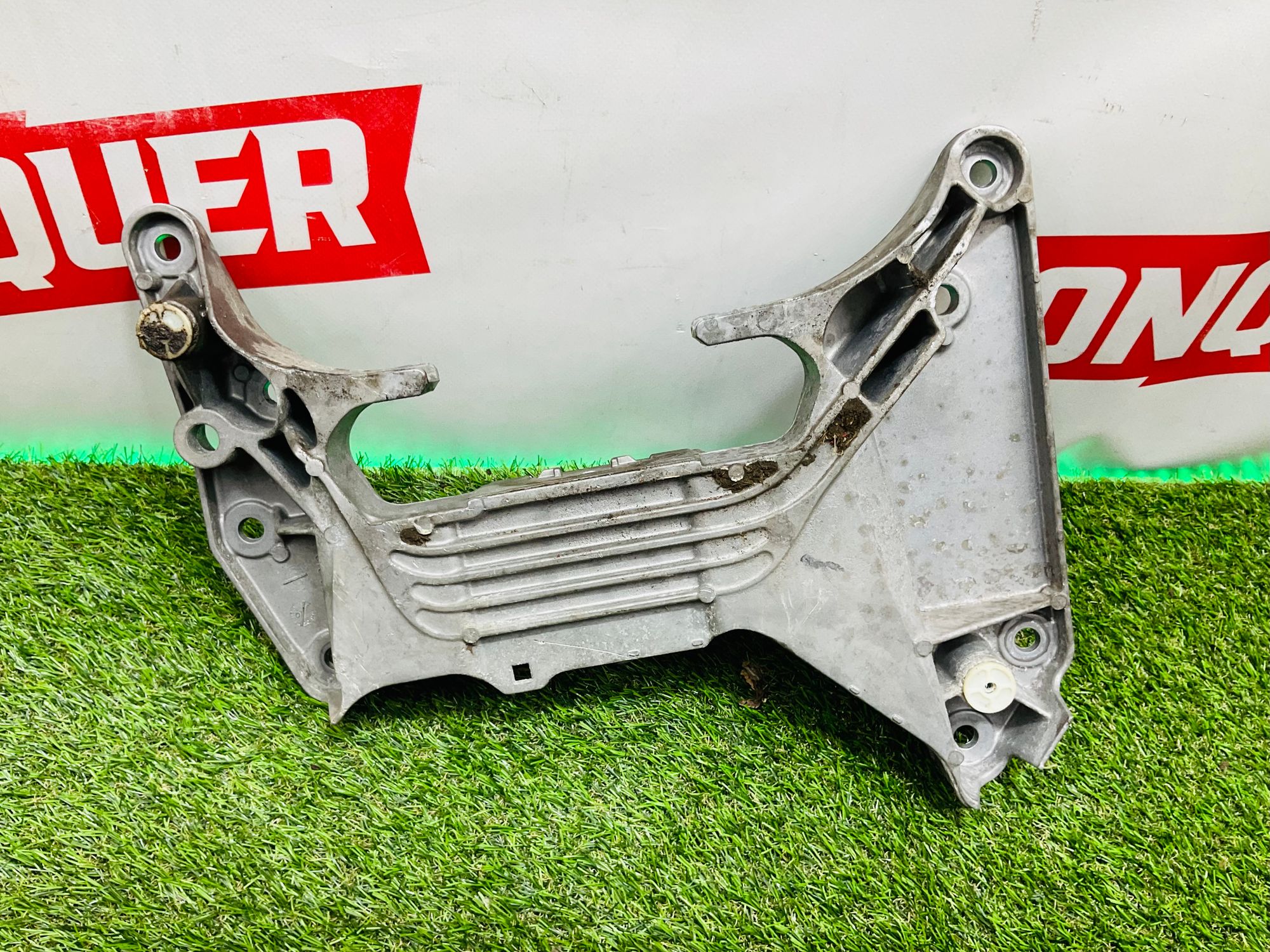 https://ycs.partsauto.market/partsauto-images/thmbs/userImages/h353NjtZg3VDP19b5HMt7LlpbQ93/part/b26816e0-98a2-472f-ae8e-b151851119ce_1781250535371.jpg