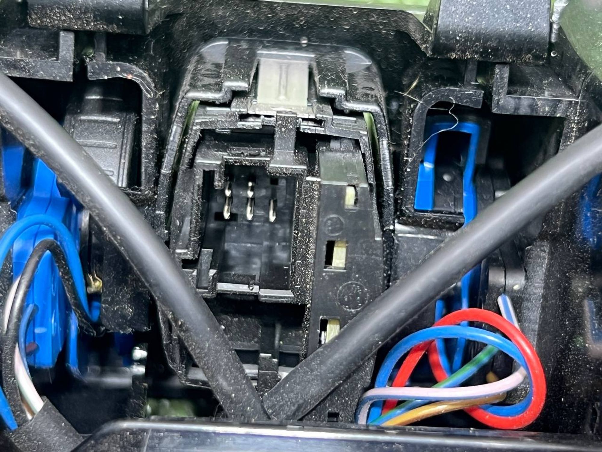 https://ycs.partsauto.market/partsauto-images/thmbs/userImages/h353NjtZg3VDP19b5HMt7LlpbQ93/part/b30eaa38-4ead-4020-b441-3f1f21dbb8c2_1730547129529.jpg