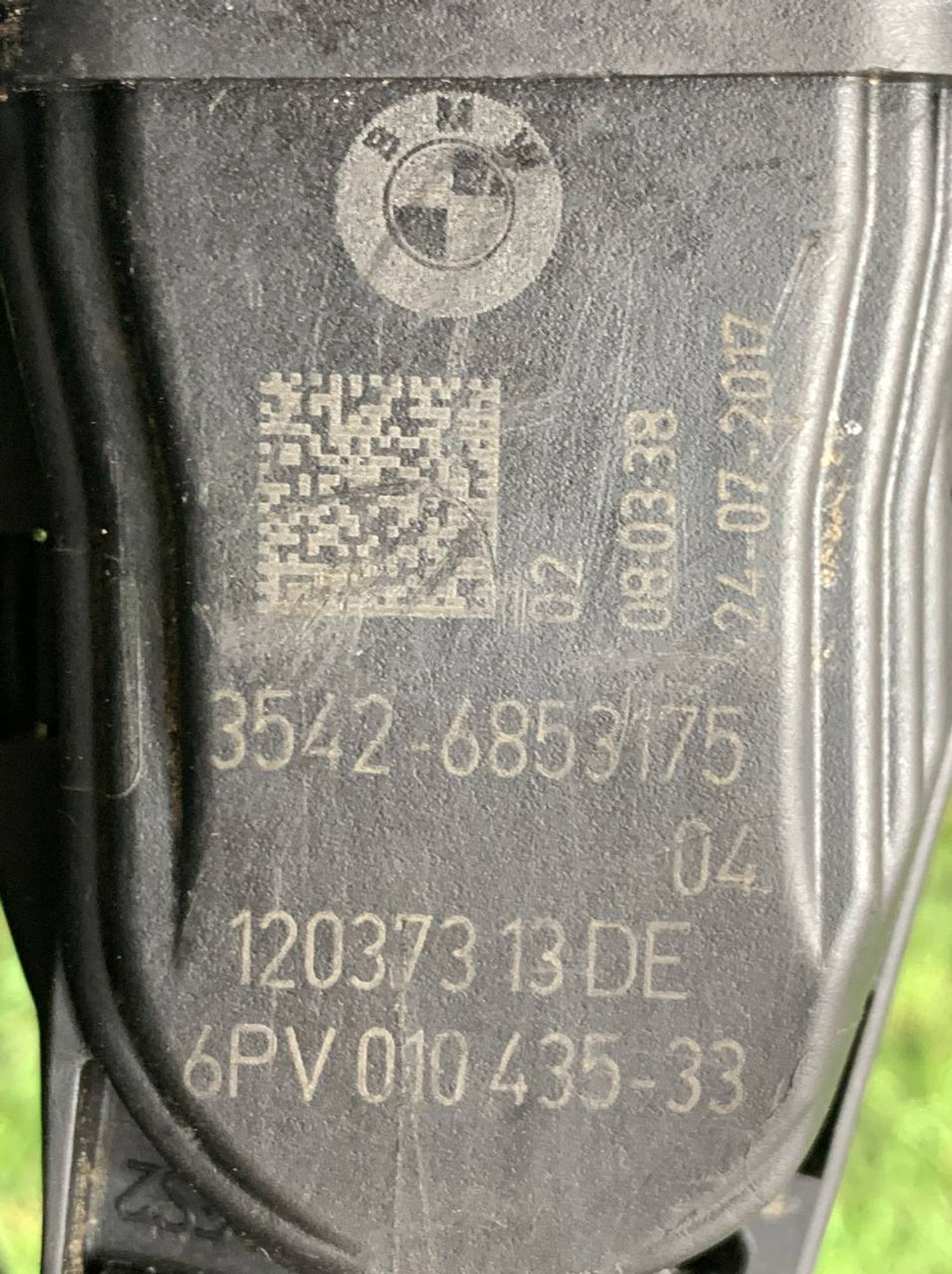 https://ycs.partsauto.market/partsauto-images/thmbs/userImages/h353NjtZg3VDP19b5HMt7LlpbQ93/part/b3499f70-2f71-41f1-bc58-4100c1d1f4c5_1708767089374.jpg