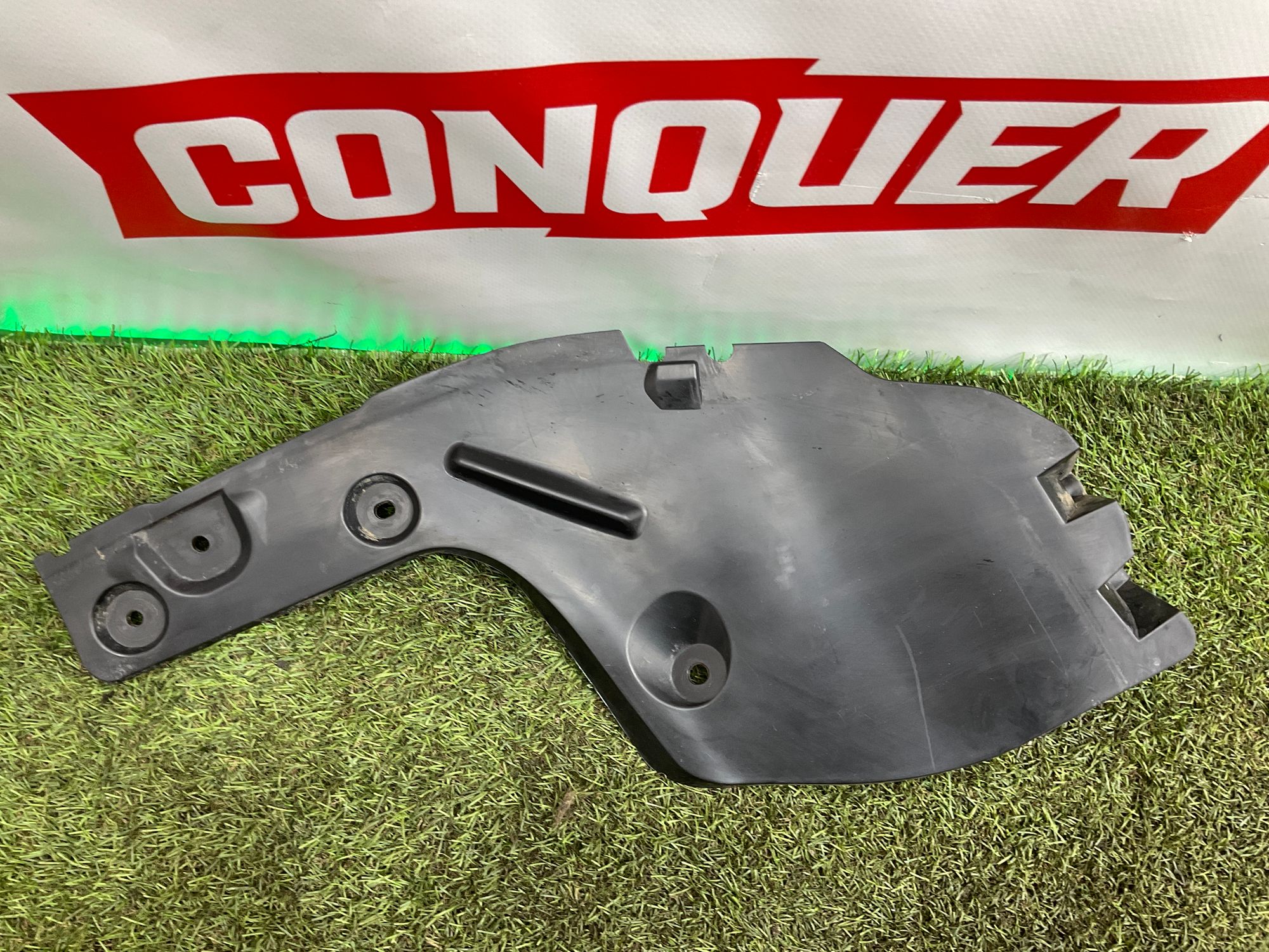 Крепление заднего бампера  левое Toyota Land Cruiser 300 (2021—2023) 2022, 3000 рублей, Москва