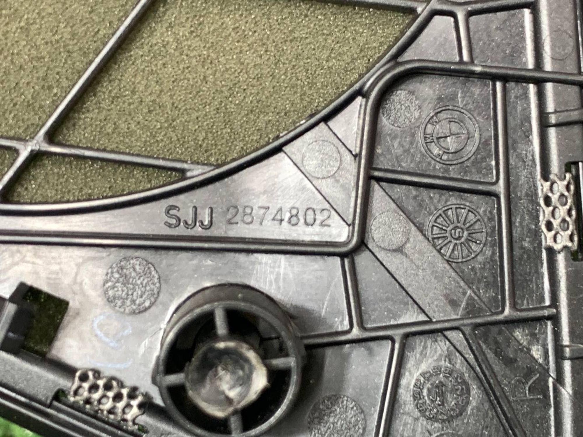 https://ycs.partsauto.market/partsauto-images/thmbs/userImages/h353NjtZg3VDP19b5HMt7LlpbQ93/part/b3ca2cb4-deca-4244-8387-92d7ba15ccba_1728654528228.jpg