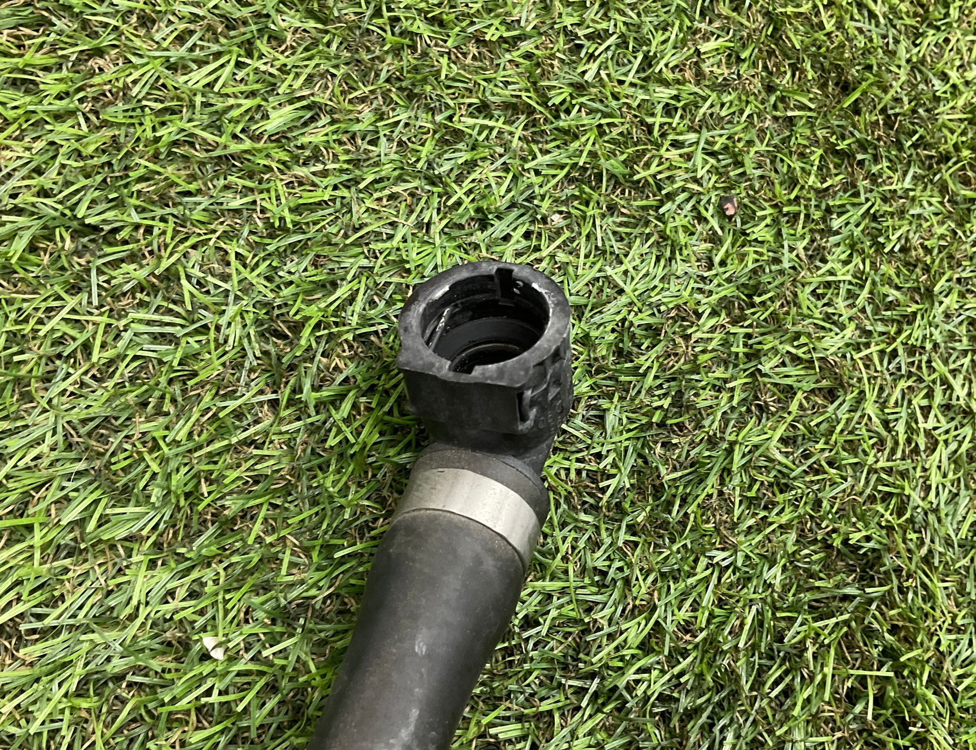 Шланг расширительного бачка BMW 3 серия, F30/F31 рестайлинг, 2000 рублей, Москва