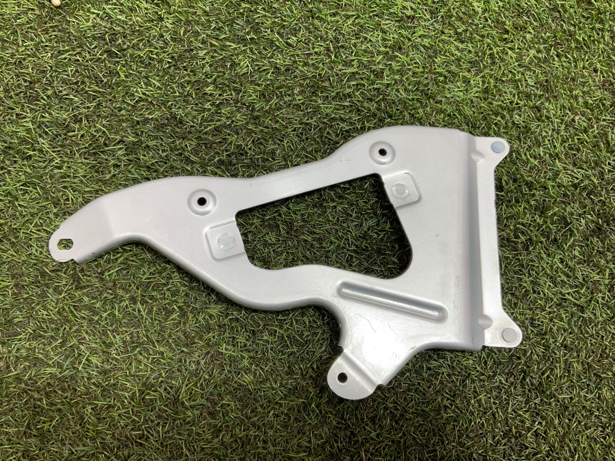 Кронштейн ТВ модуля BMW 5 серия, G30/G31 рестайлинг, 500 рублей, Москва