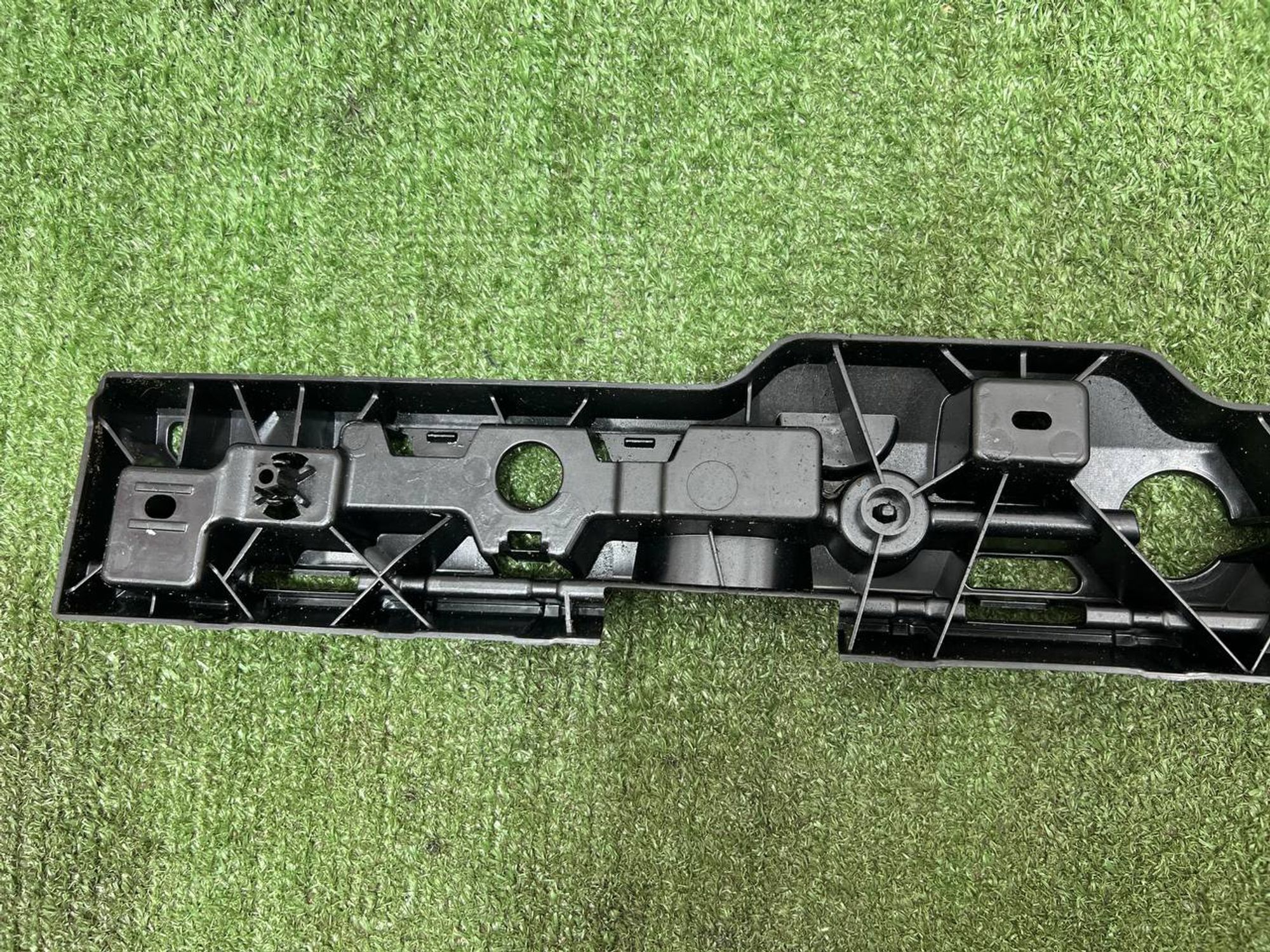 https://ycs.partsauto.market/partsauto-images/thmbs/userImages/h353NjtZg3VDP19b5HMt7LlpbQ93/part/b4377798-2ca1-458b-b85b-91ece9bcb91c_1731333057553.jpg