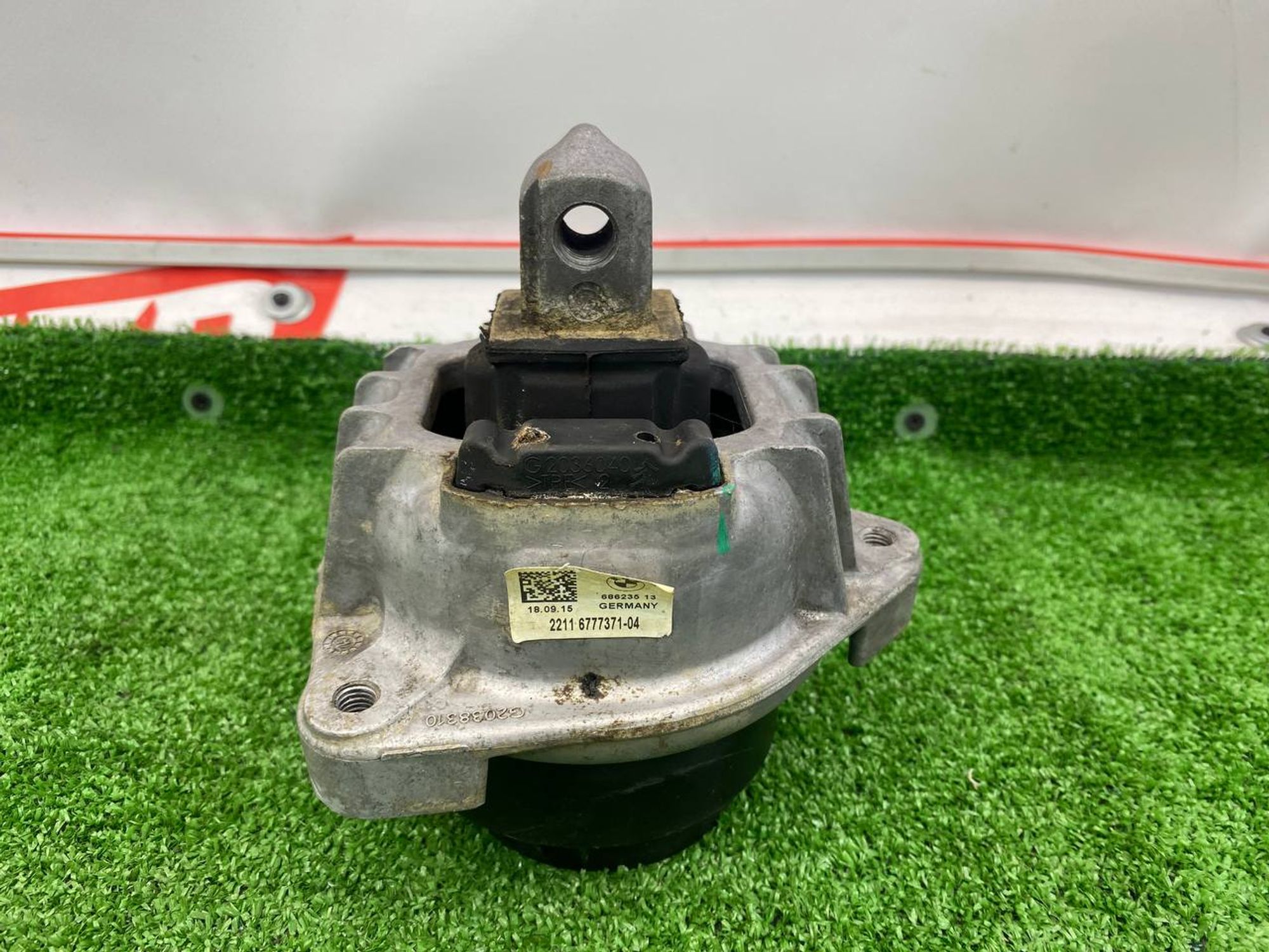 https://ycs.partsauto.market/partsauto-images/thmbs/userImages/h353NjtZg3VDP19b5HMt7LlpbQ93/part/b45f6bd8-e27b-437a-8d18-f3ffab12ffd0_1743247387311.jpg
