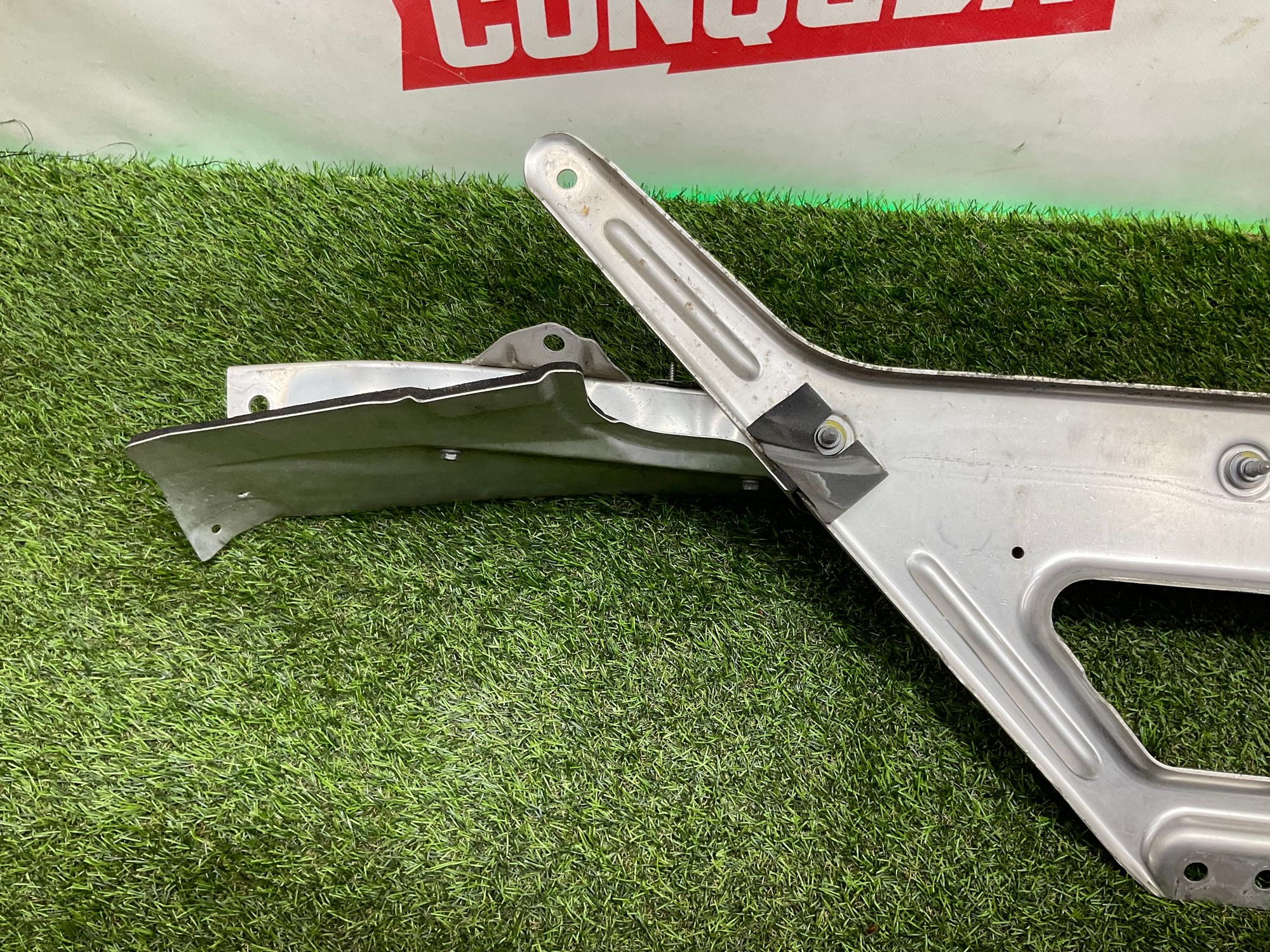 https://ycs.partsauto.market/partsauto-images/thmbs/userImages/h353NjtZg3VDP19b5HMt7LlpbQ93/part/b48cd0b0-99bb-4438-ac1b-23a8ea454b52_1785145514475.jpg