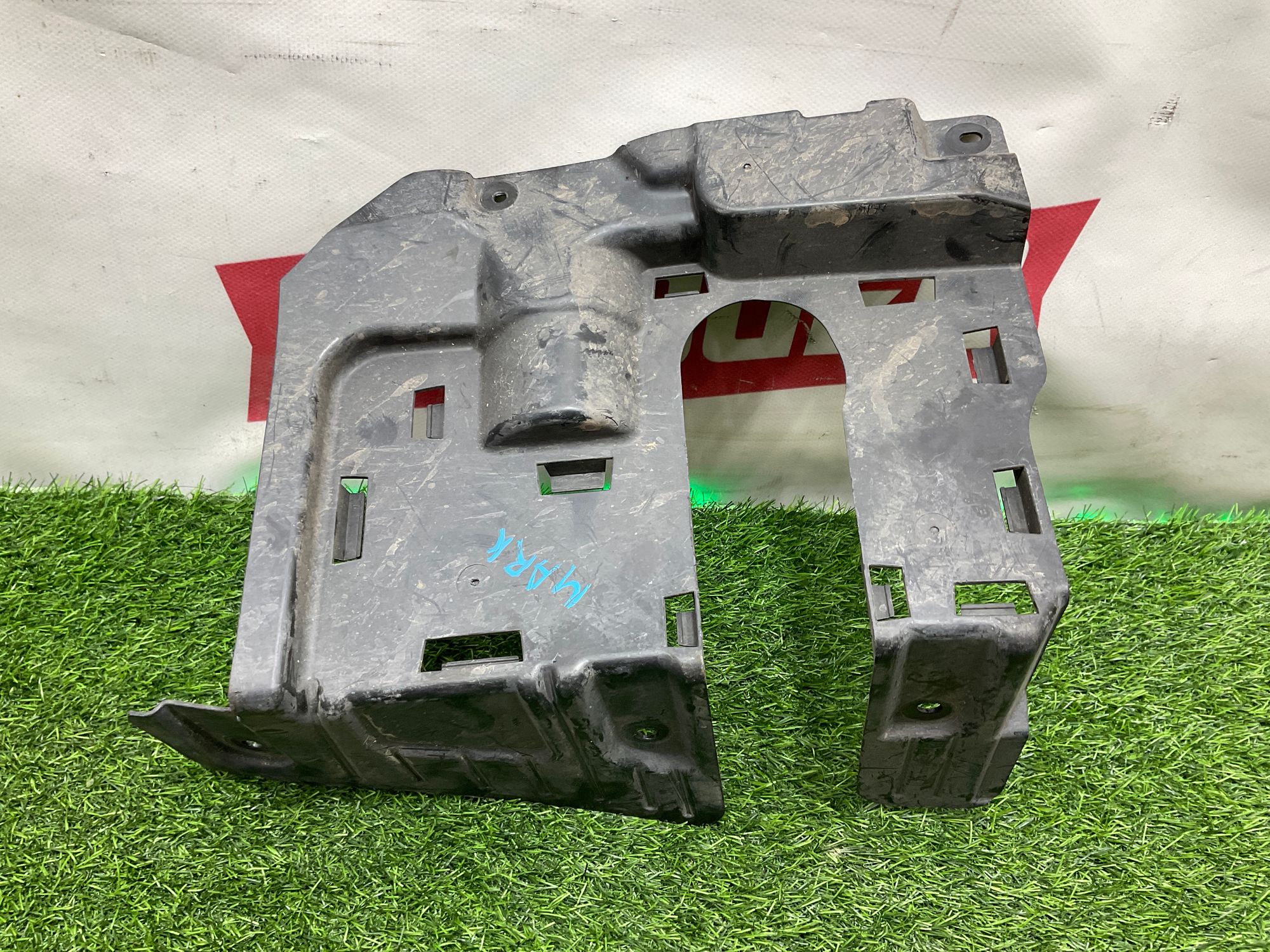 https://ycs.partsauto.market/partsauto-images/thmbs/userImages/h353NjtZg3VDP19b5HMt7LlpbQ93/part/b4a4a3c9-0f71-47e8-8f98-46875d1afac5_1735049129592.jpg