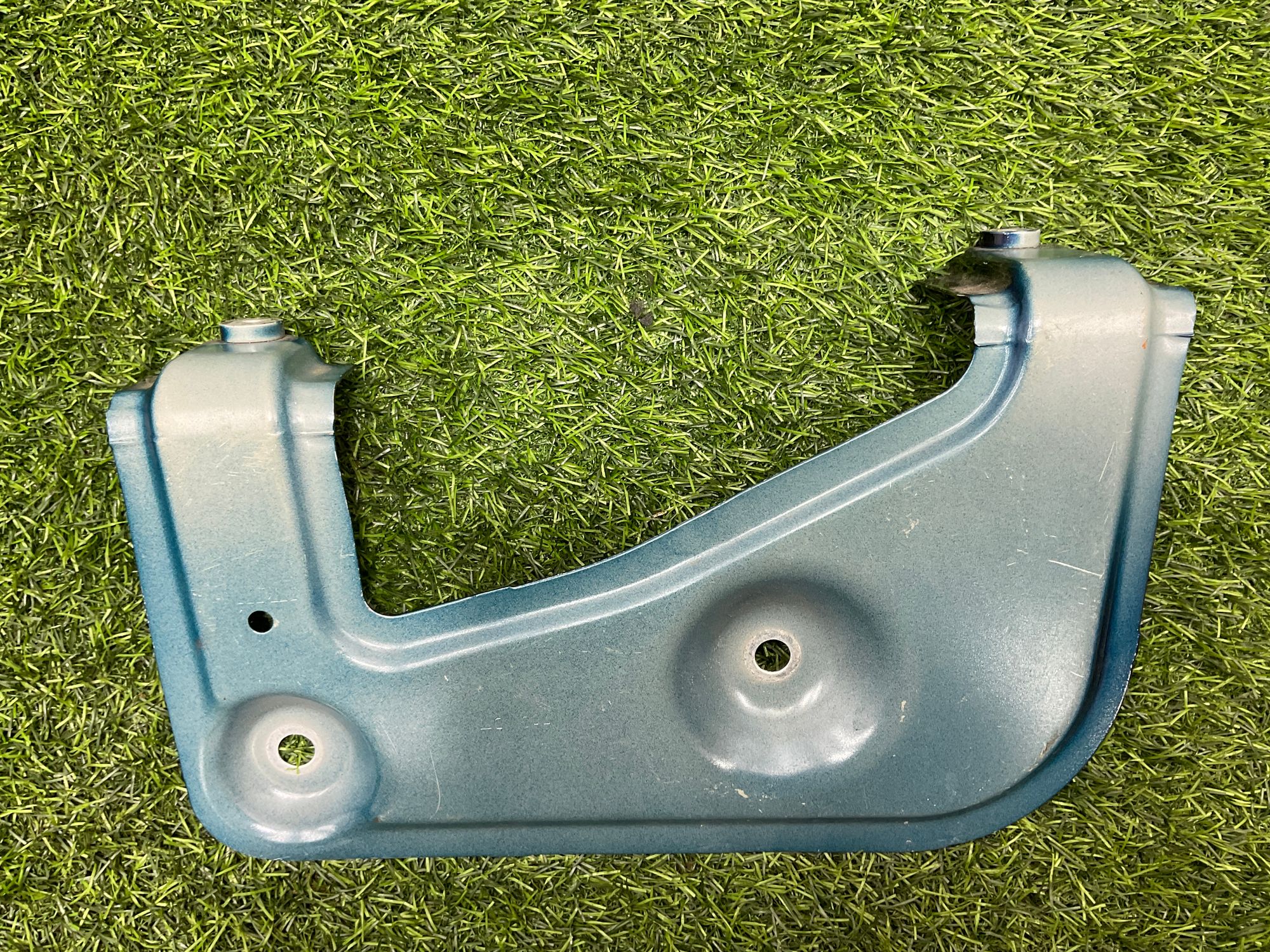 https://ycs.partsauto.market/partsauto-images/thmbs/userImages/h353NjtZg3VDP19b5HMt7LlpbQ93/part/b4da5e73-8bbd-445f-96ce-11fe575f14d4_1735048926174.jpg
