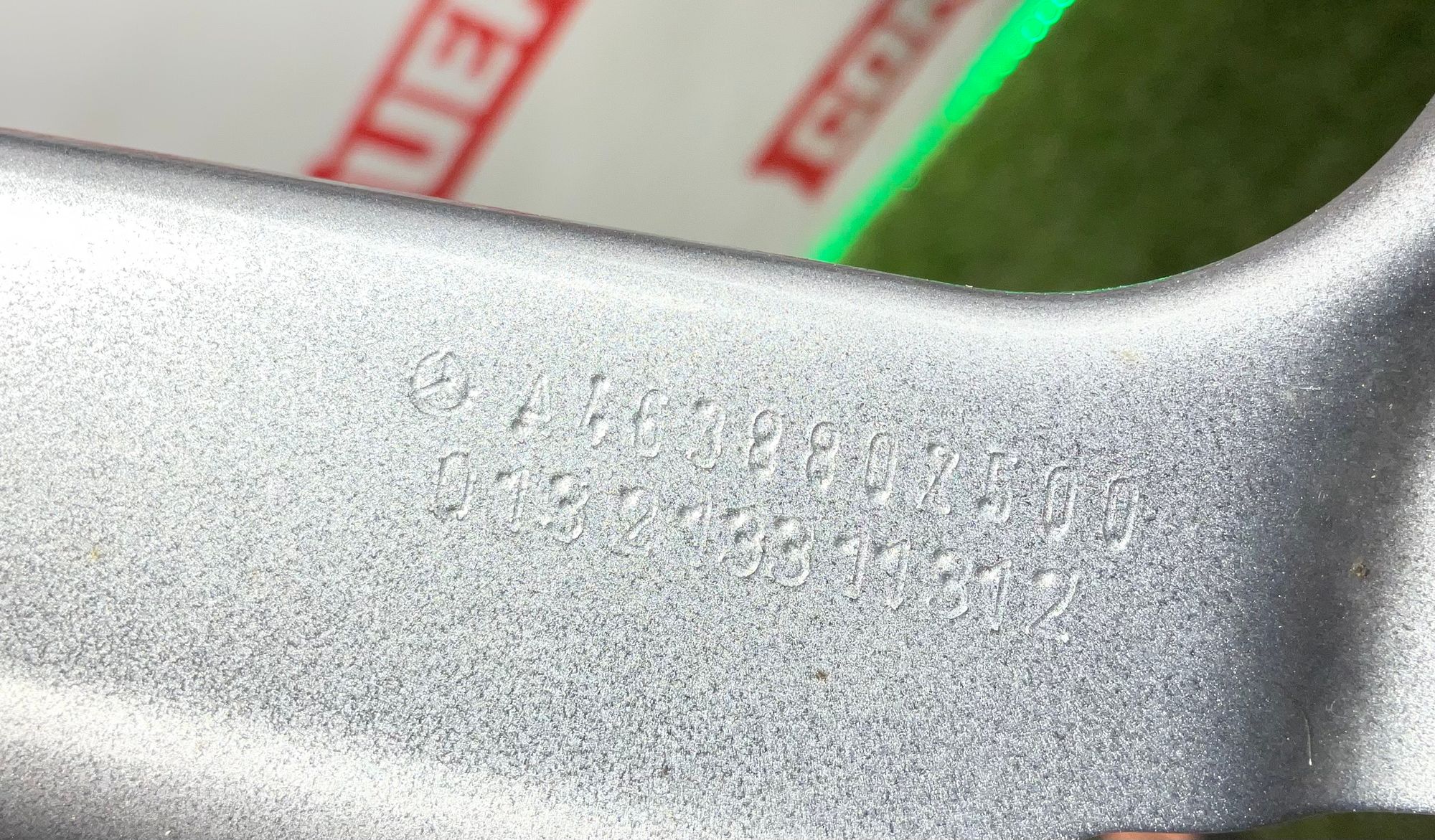 https://ycs.partsauto.market/partsauto-images/thmbs/userImages/h353NjtZg3VDP19b5HMt7LlpbQ93/part/b5dfe8b1-0b22-4e7d-8af2-1d975f3e3c72_1788263842702.jpg