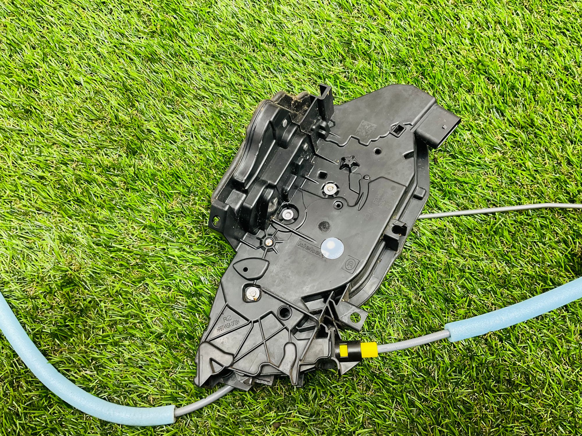https://ycs.partsauto.market/partsauto-images/thmbs/userImages/h353NjtZg3VDP19b5HMt7LlpbQ93/part/b62edb44-2bd2-4aab-8018-1f9c250dd254_1781517357817.jpg