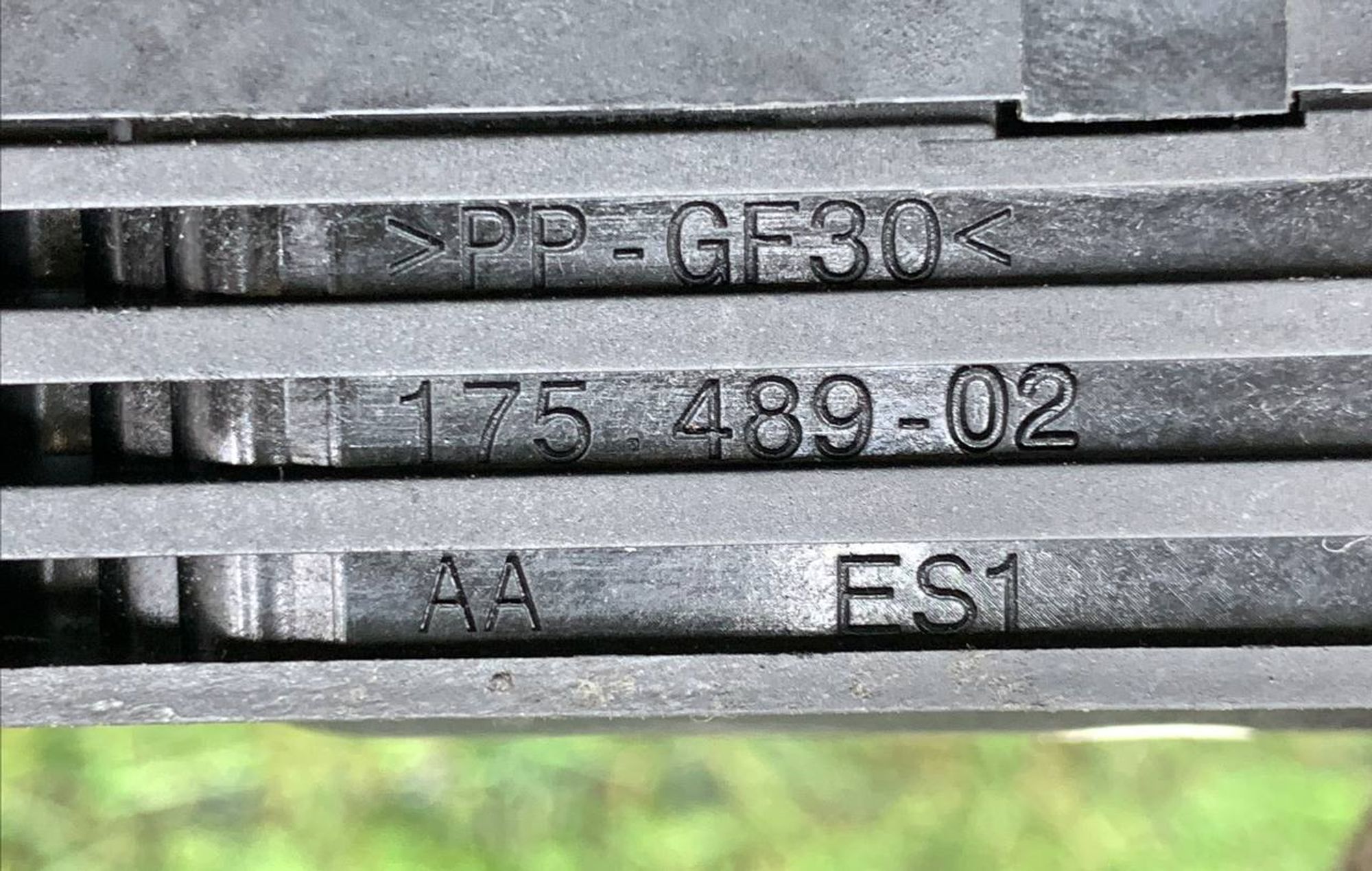 https://ycs.partsauto.market/partsauto-images/thmbs/userImages/h353NjtZg3VDP19b5HMt7LlpbQ93/part/b64dbd87-d90d-4ec3-905a-f417876c86eb_1708767088414.jpg