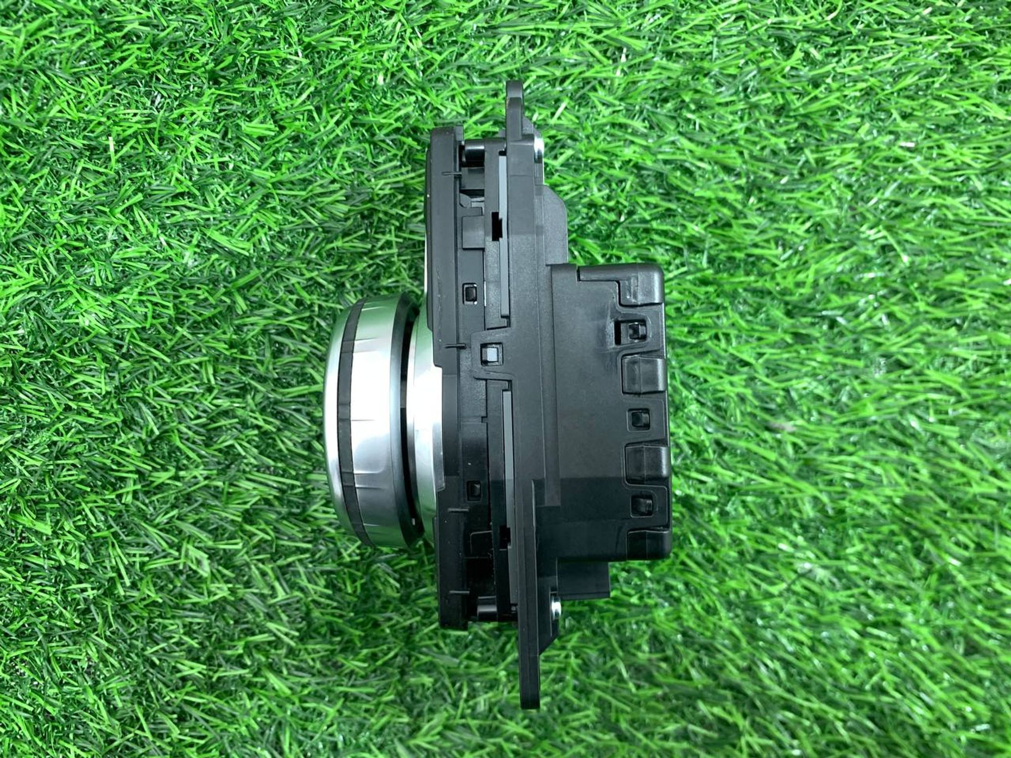 https://ycs.partsauto.market/partsauto-images/thmbs/userImages/h353NjtZg3VDP19b5HMt7LlpbQ93/part/b664296b-860a-4ed5-b75c-7397ae9d2341_1733133034565.jpg