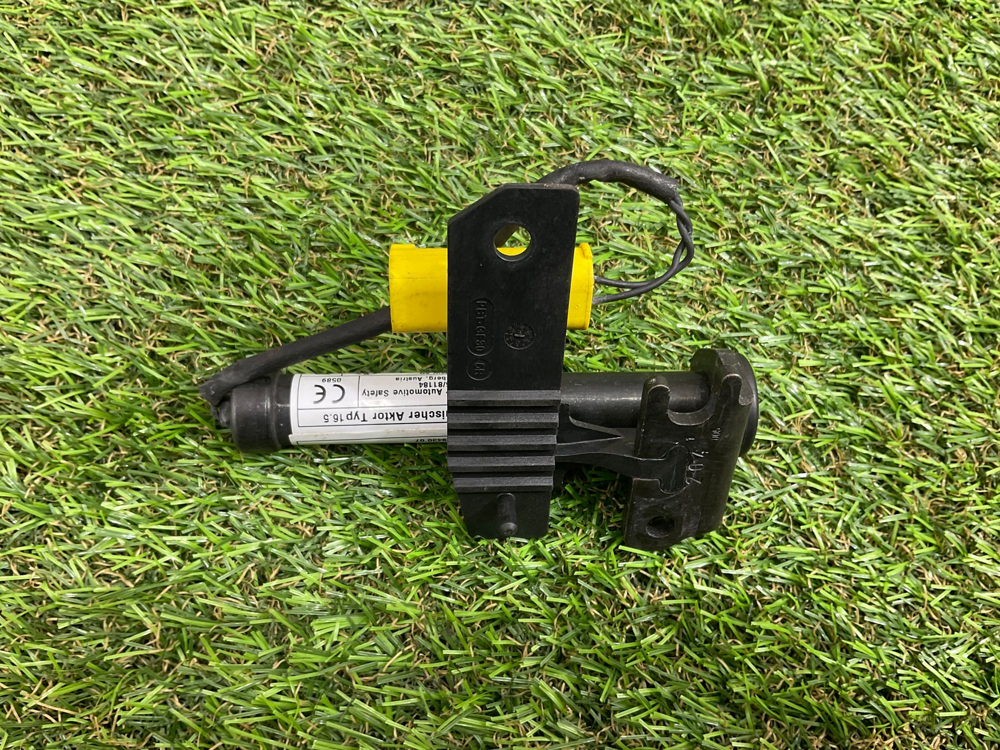 https://ycs.partsauto.market/partsauto-images/thmbs/userImages/h353NjtZg3VDP19b5HMt7LlpbQ93/part/b6659179-04b7-4124-bfce-0f3916956aa2_1746697776657.jpg
