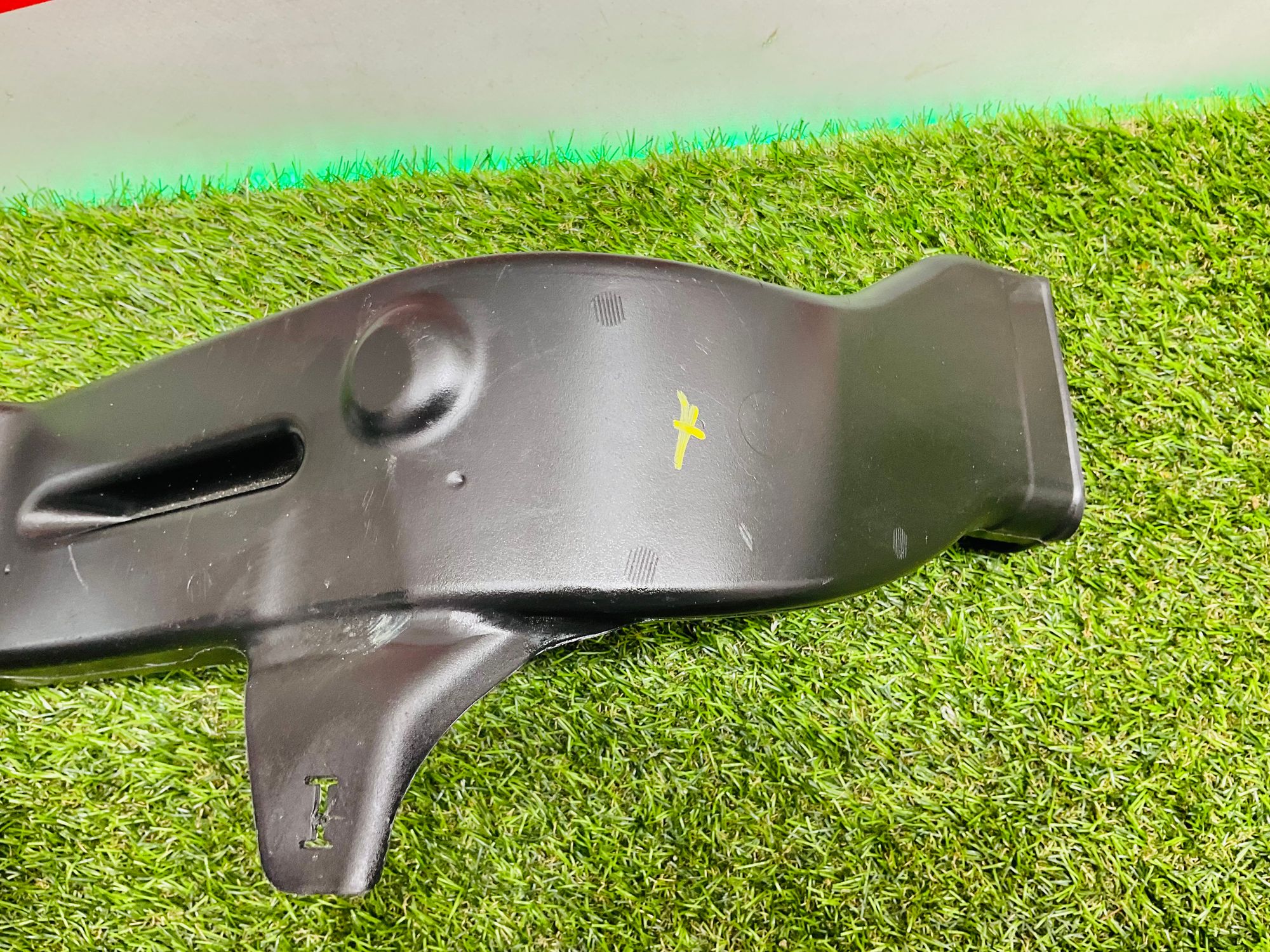https://ycs.partsauto.market/partsauto-images/thmbs/userImages/h353NjtZg3VDP19b5HMt7LlpbQ93/part/b6728a06-5c8b-488c-9a73-aca2988eae96_1785936100702.jpg