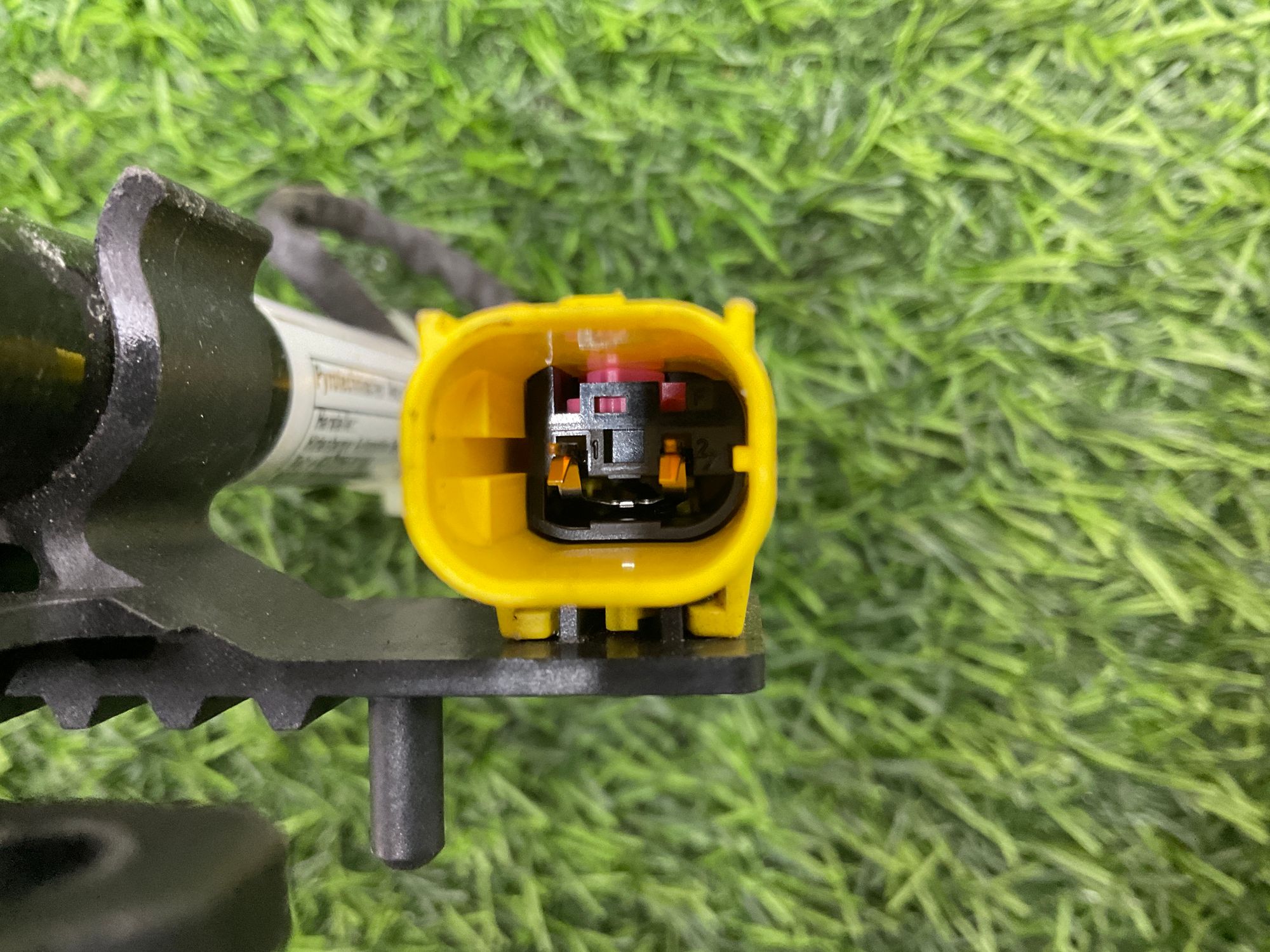 https://ycs.partsauto.market/partsauto-images/thmbs/userImages/h353NjtZg3VDP19b5HMt7LlpbQ93/part/b6cfdf48-4782-45a0-a901-a0e8b6349d8e_1734514108813.jpg