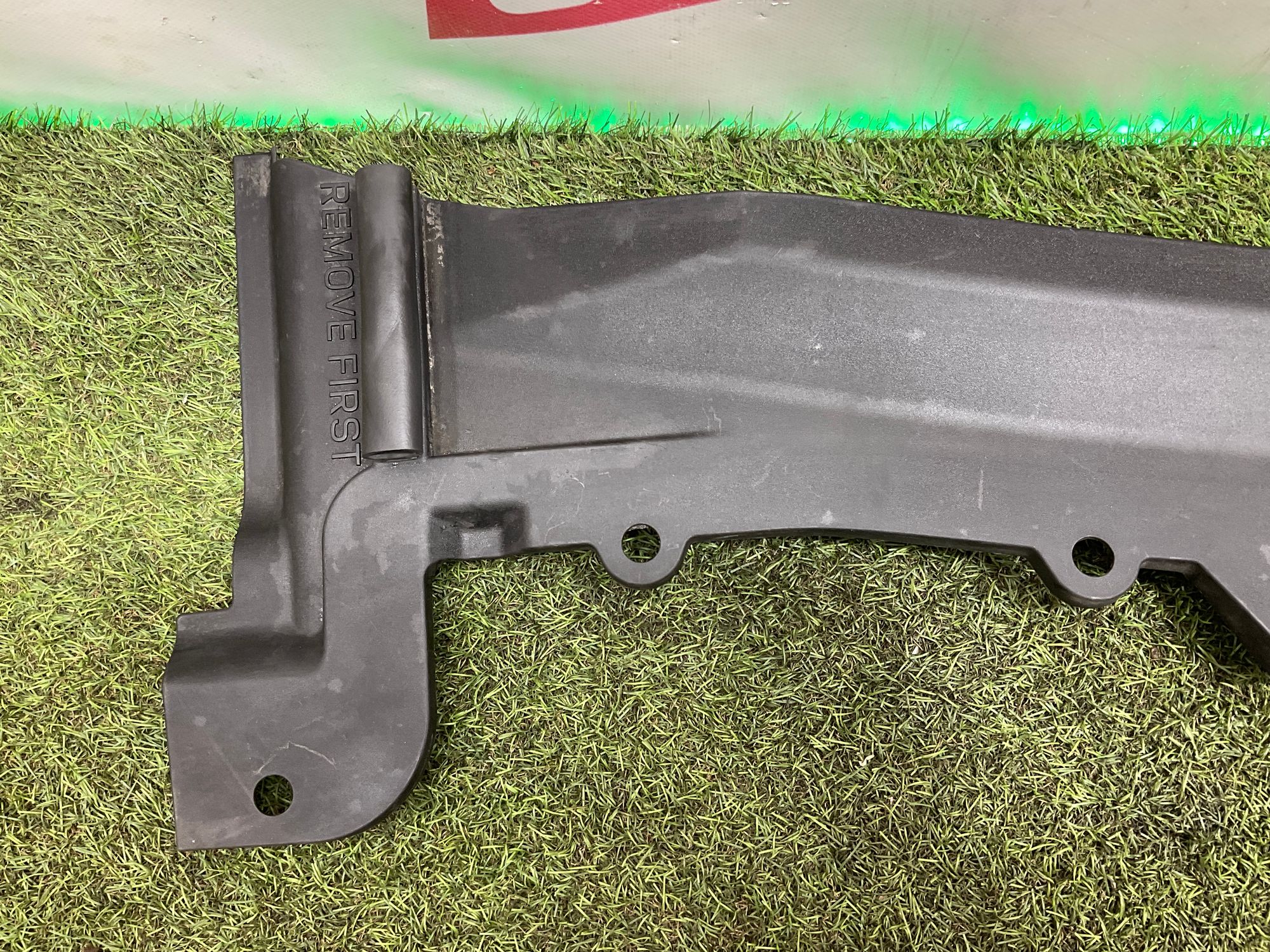 Накладка жабо правая Land Rover Defender II L663 2022, 9500 рублей, Москва