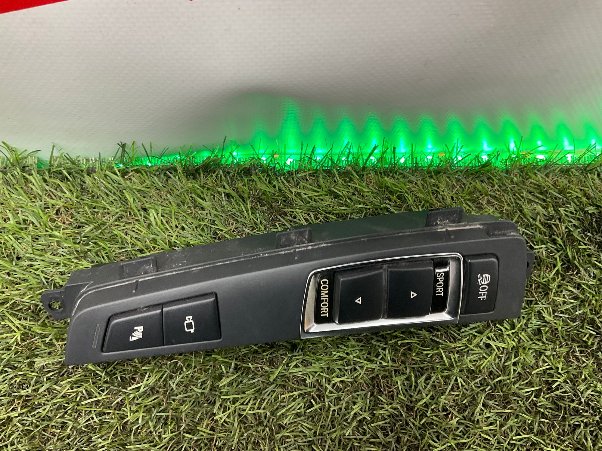 Панель управления в центральной консоли BMW 6 серия, F06/F13/F12 рестайлинг, 2000 рублей, Москва