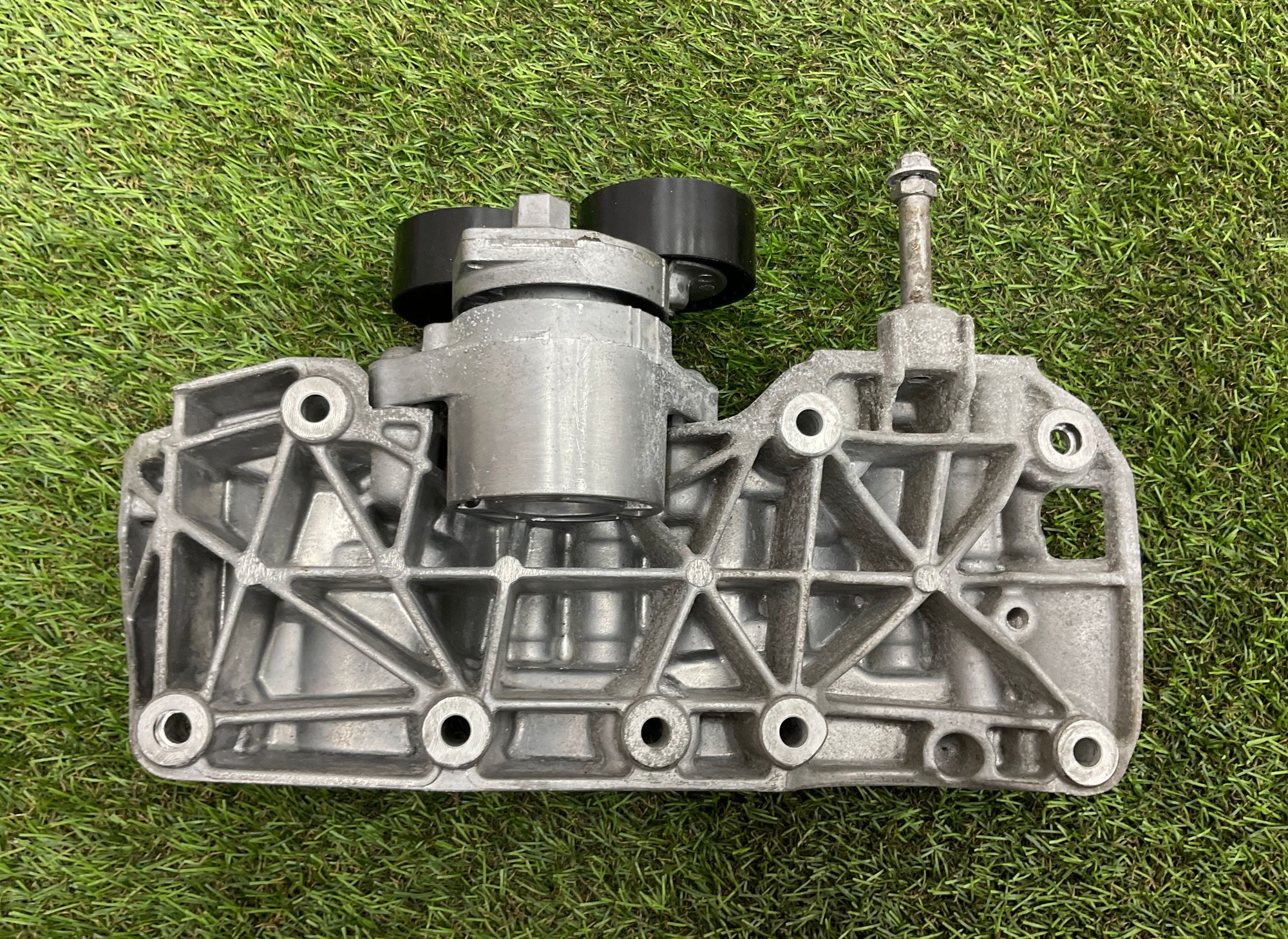 Кронштейн крепления генератора BMW 5 серия, F10/F11/F07 рестайлинг N47N N57, 1000 рублей, Москва