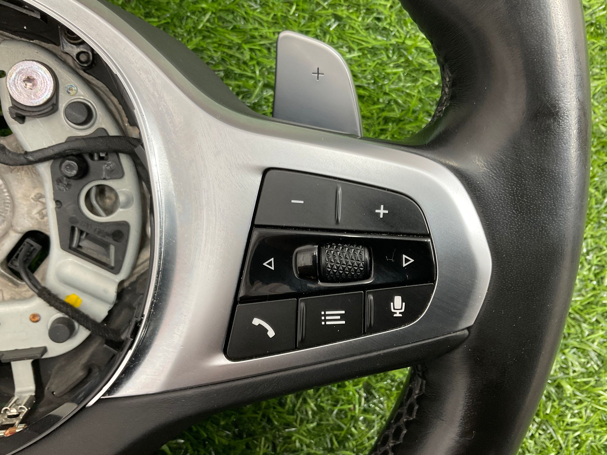 https://ycs.partsauto.market/partsauto-images/thmbs/userImages/h353NjtZg3VDP19b5HMt7LlpbQ93/part/b8c8c884-2529-4be1-b9b1-dc988322520d_1741686579221.jpg